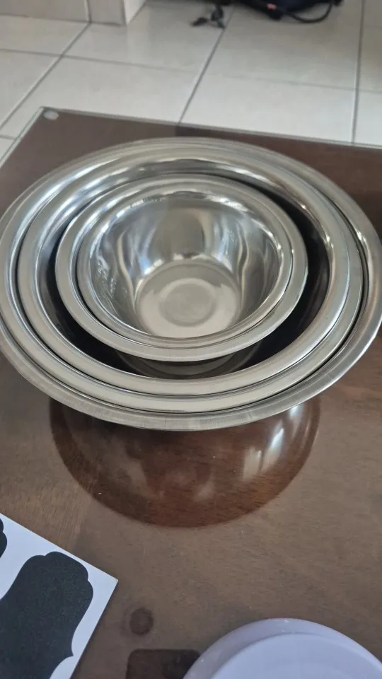 5Pcs Mixing Bowls with Lids Stainless Steel Reusable Snack Container Food Bowl Set Stackable Cooking Bowls For Kitchen School photo review