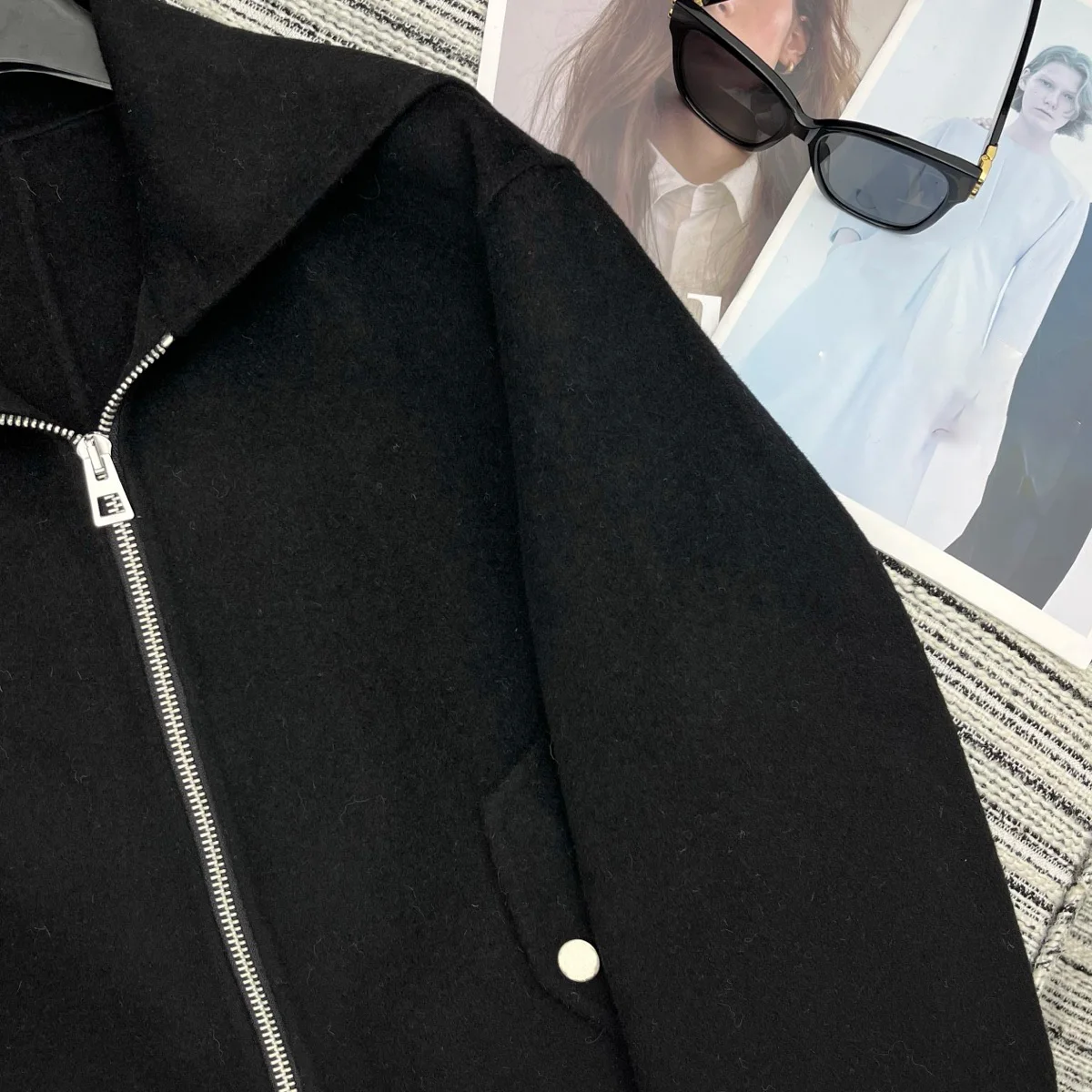 High Quality Women Wide Lapel Cropped Zip Up Jacket Loose Long Sleeve Outerwear With Striped Cuffs And Button Pockets lyt2672231