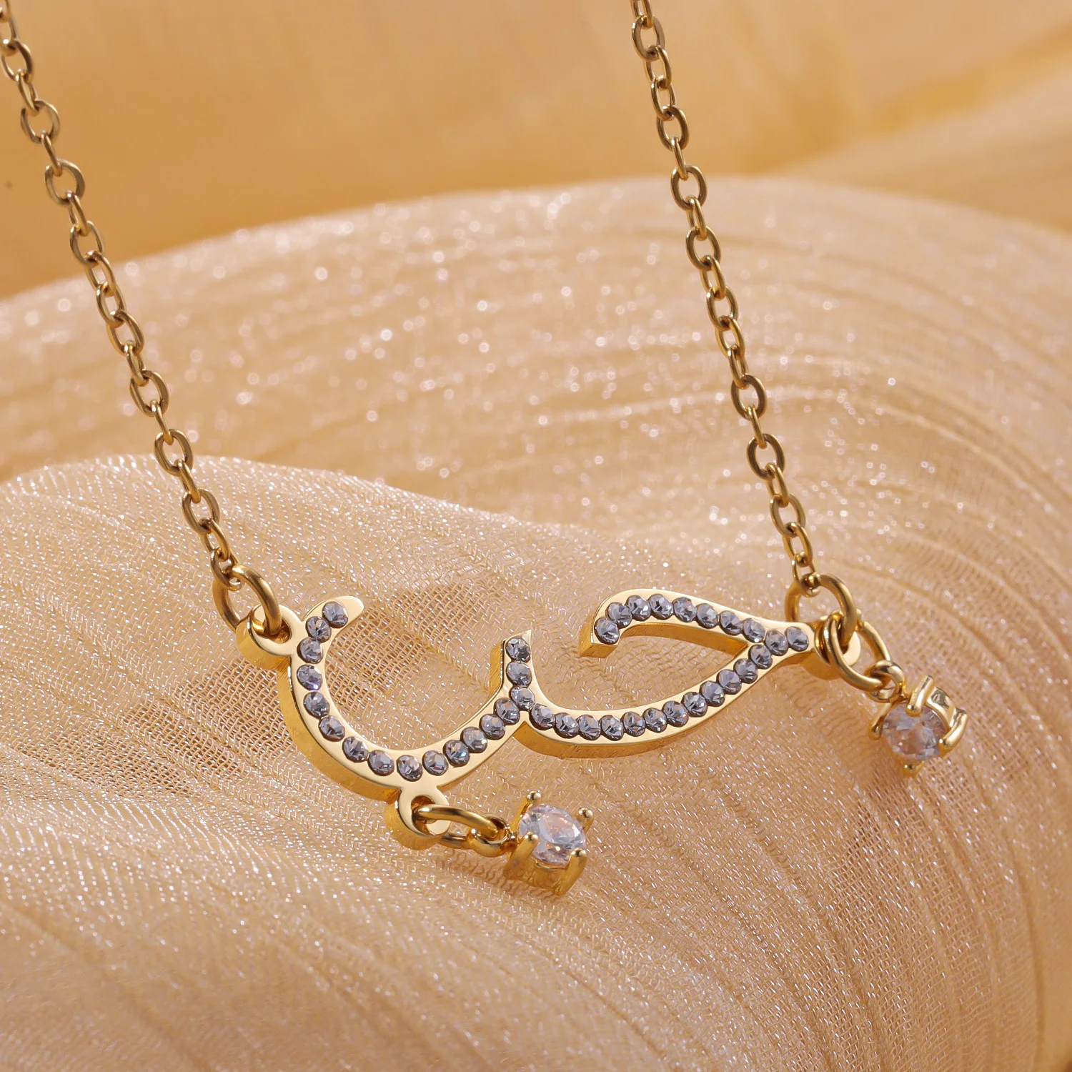 

Custom Arabic Iced Out Name Necklace Charm Crystal Names Diamond Stainless Steel Islam Pendant Jewelry Best Best Gift For Women