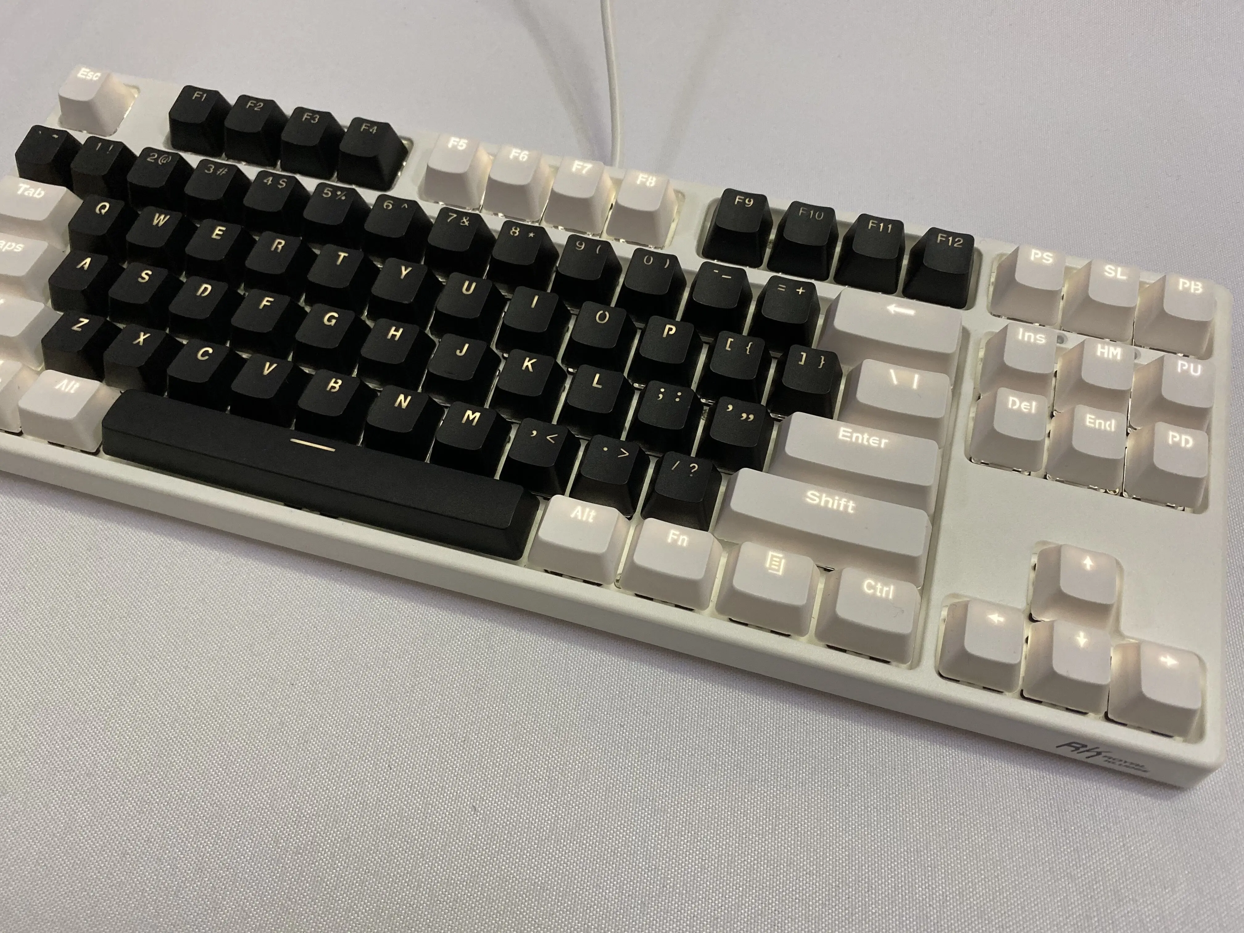 White Black 87 Keycaps, PBT Material OEM Height Mechanical Keyboard Keycaps, Double Backlit Characters, Transparent Game Keycaps