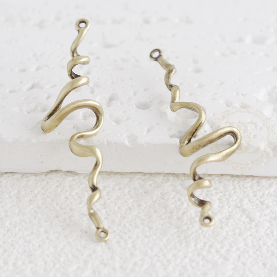 Fornitura fai-da-te: collegamento irregolare in ottone massiccio placcato premium in un unico pezzo - 48x12,1 mm (4906C-11)