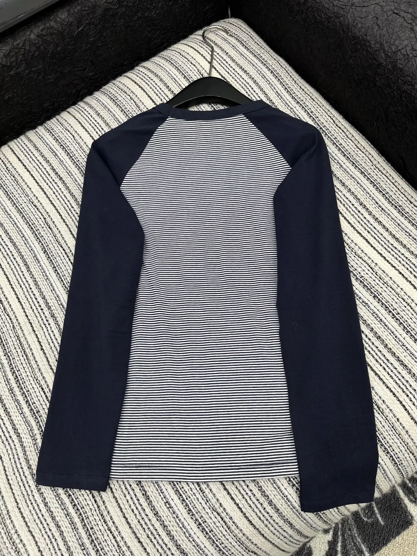 

2025 Early Autumn T-shirts Classic colors New contrast striped print round neck long sleeve T-shirts shirts & blouses