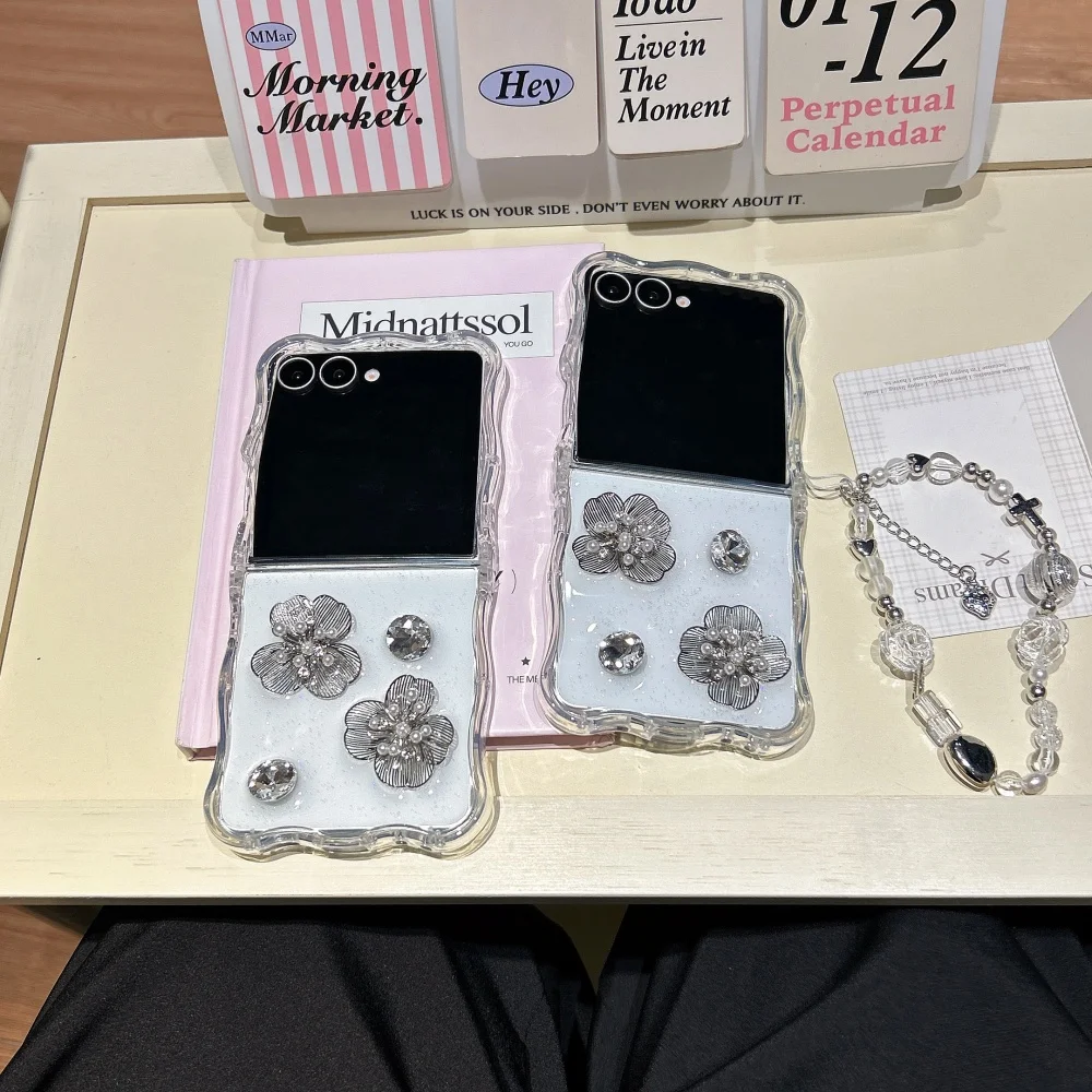 

Light luxury diamond flower mobile phone case, suitable for Samsung Z Flip3 4/5/6/7, with chain, new shock-proof protective case