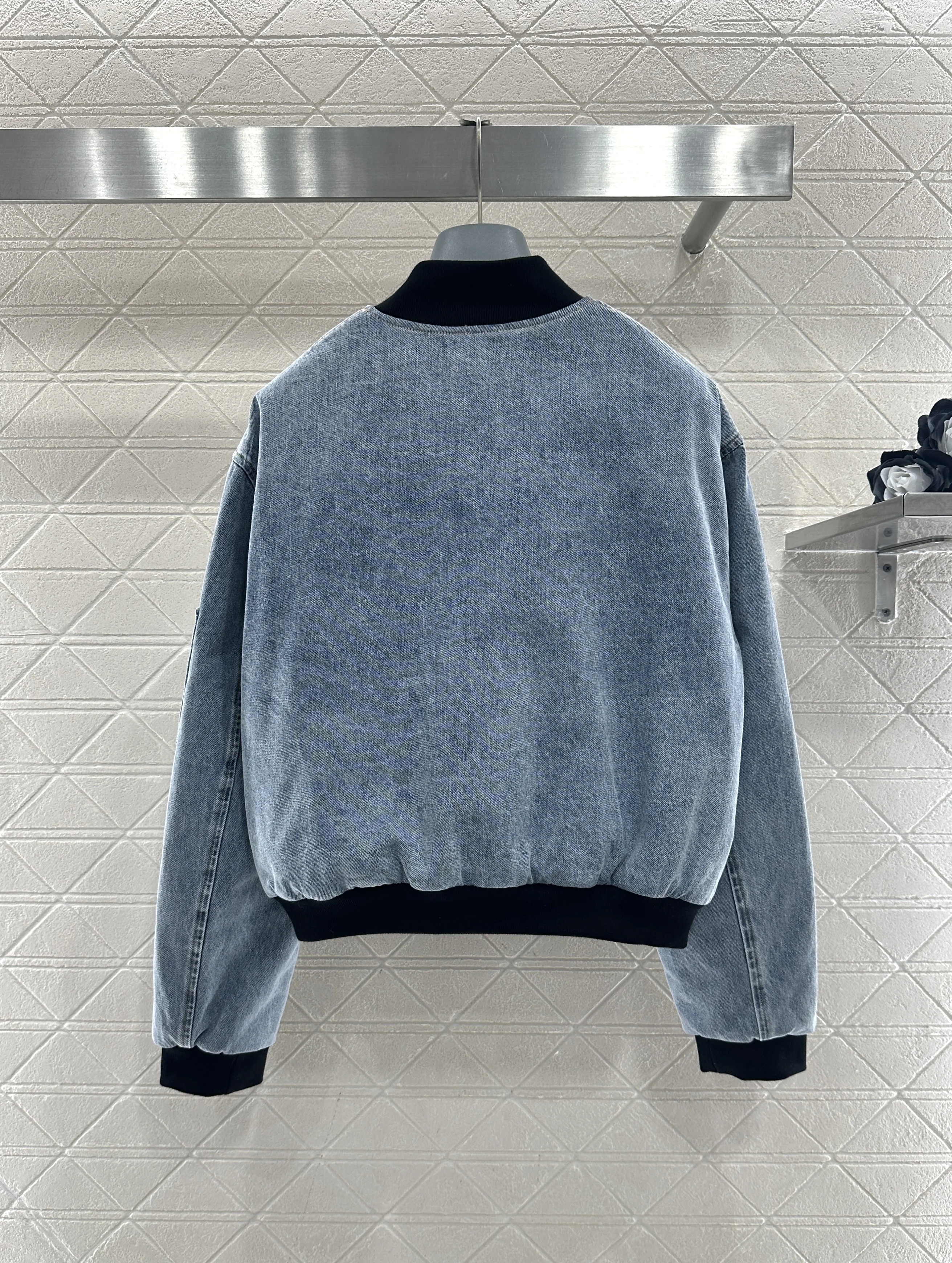 

Высококачественная осенне-зимняя женская джинсовая бейсбольная куртка LH283