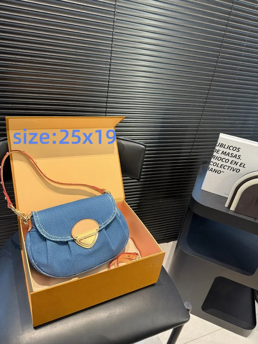 

Новинка 2025 года, модные универсальные сумки 25x19 см, кожаные сумки вишни, портативные, можно носить на плече, без коробок