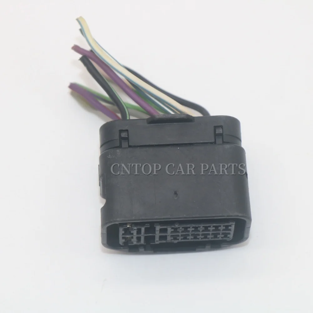 7287-8526-30 Spina a treccia per connettore automobilistico a 10 fili 7287852630