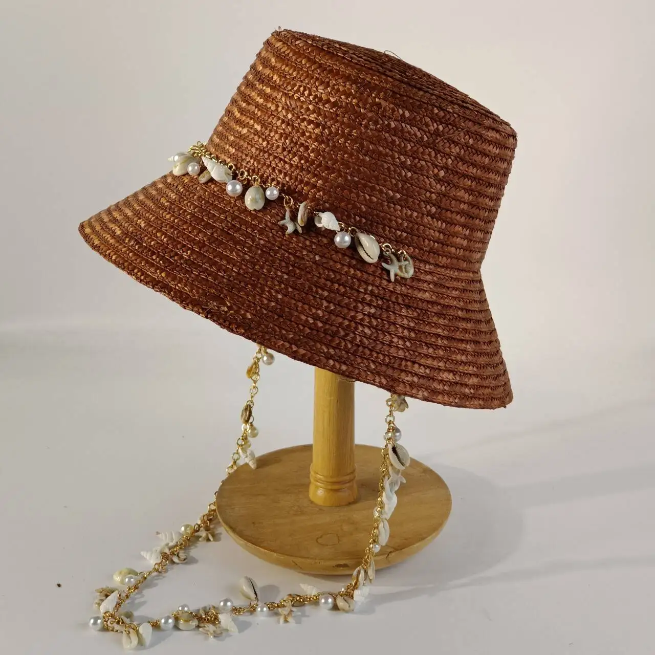 Boho Shell Chain Straw Sun Hat Women UV Protection Bucket Hat with Chin Strap for Beach Vacation Photoshoot모자 햇빛 가리개