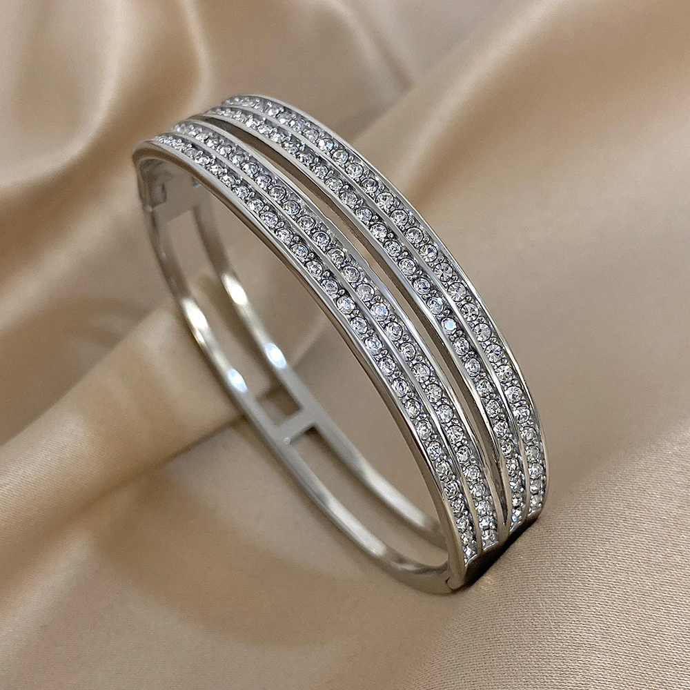 Freetry طبقة مزدوجة كامل حجر الراين الفولاذ المقاوم للصدأ الربيع الإسورة للنساء مقاوم للماء جولة واسعة سوار مجوهرات فاخرة هدية