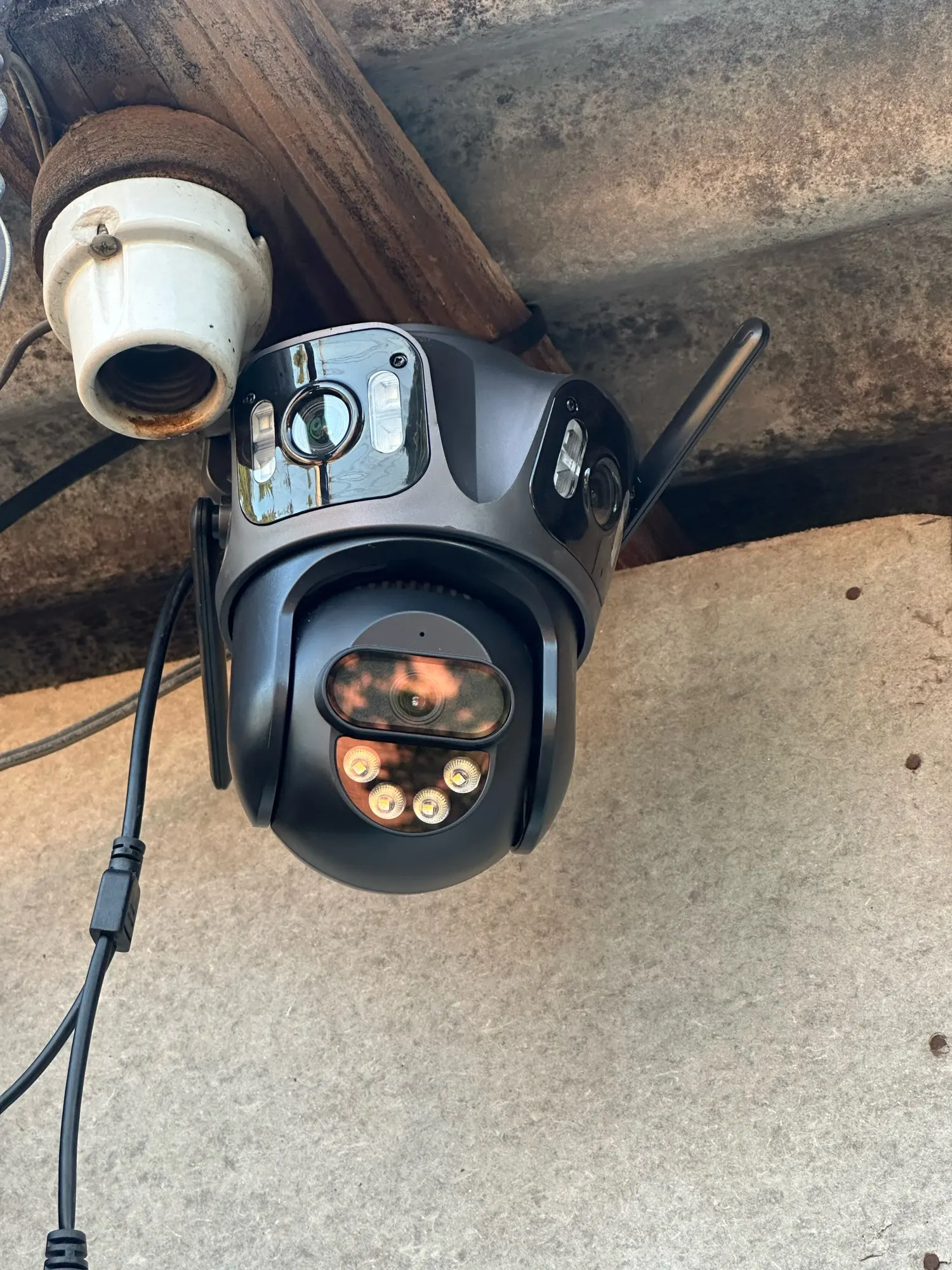 Three Screen WIFI IP Camera Outdoor 4K Dual Lens PTZ Camera Ai Human Detection IP66 Waterproof CCTV Video Security Camera iCsee photo review