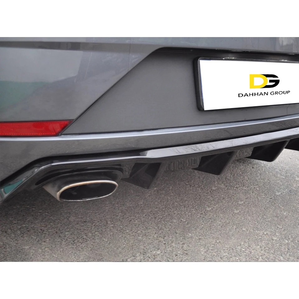 Seat Leon MK3.5 Facelift 2017 - 2020 Max Design Rear Diffuser Left and Right Single Output Piano Gloss Black Surface Plastic