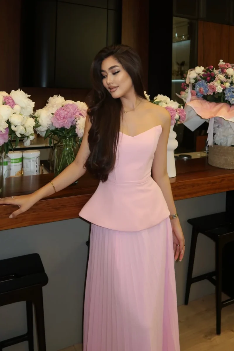 Jessica Pink Abiti da sera elasticizzati su quattro lati Abiti da ballo in chiffon pieghettato Abiti da festa slim fit sexy con spalle scoperte personalizzati