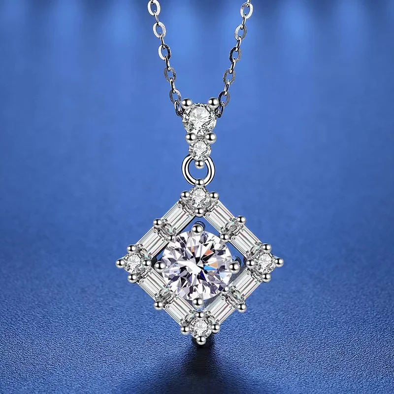 

Trendy 925 Sterling Silver 1ct D Color Geometric Moissanite Necklace Women Plated White Gold Square Diamond Pendant Necklaces