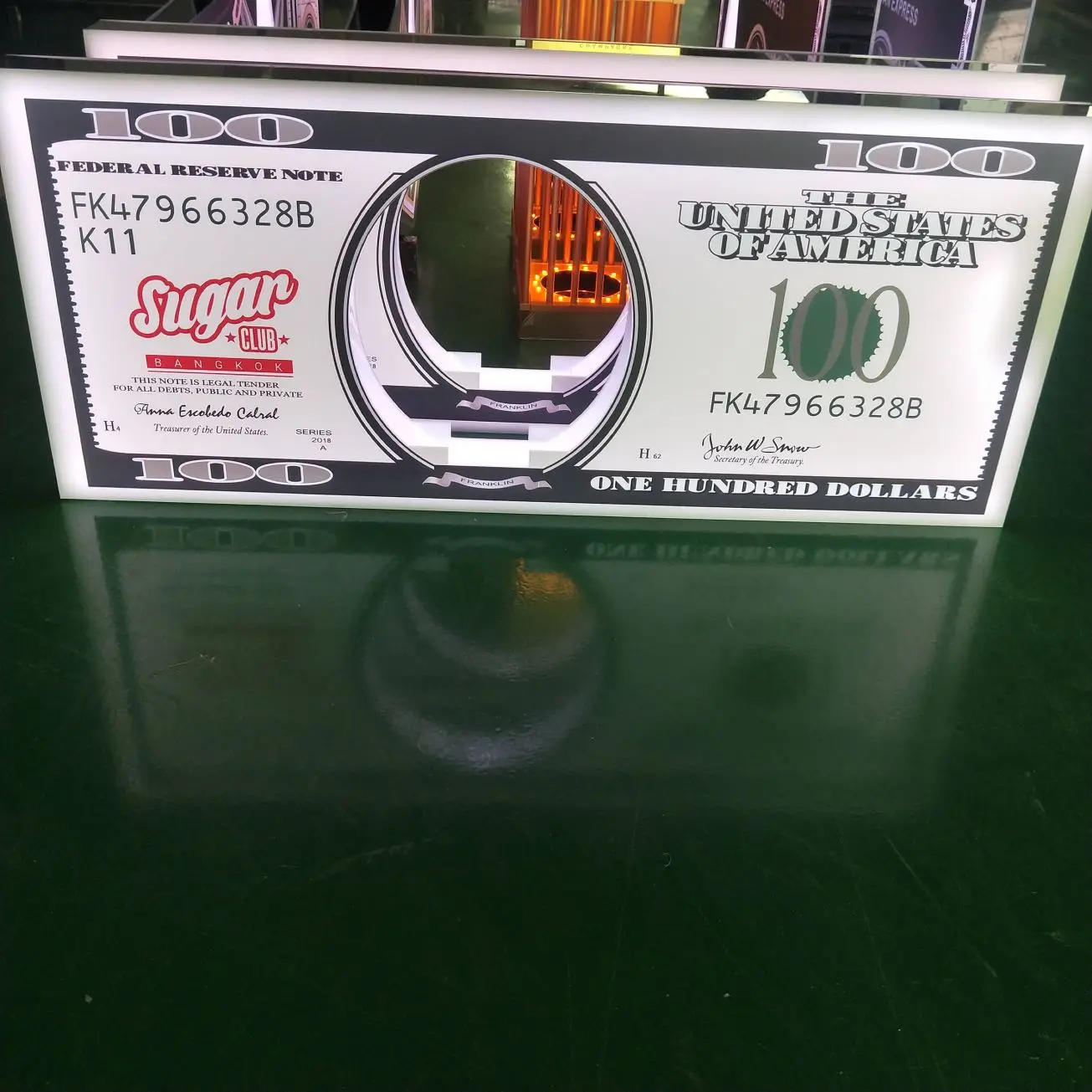 Presentador de botellas LED, 1 piezas, 100 BILL DOLLAR