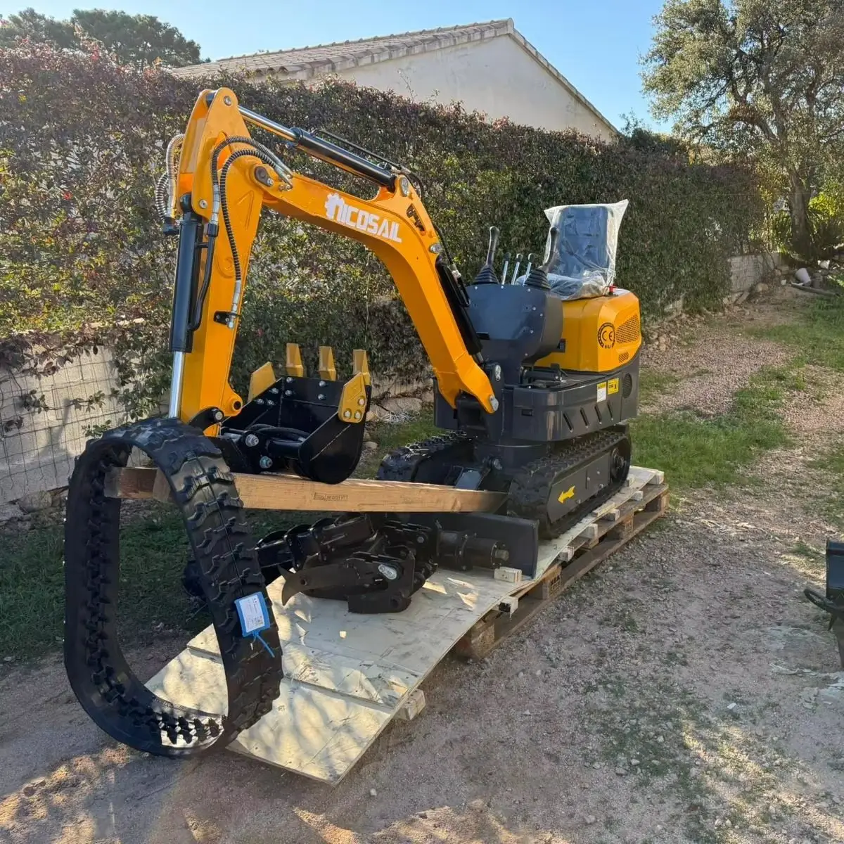 Real feedback quality small hydraulic crawler excavator for sale 1.2 tons orchard farm trencher custom crawler excavator