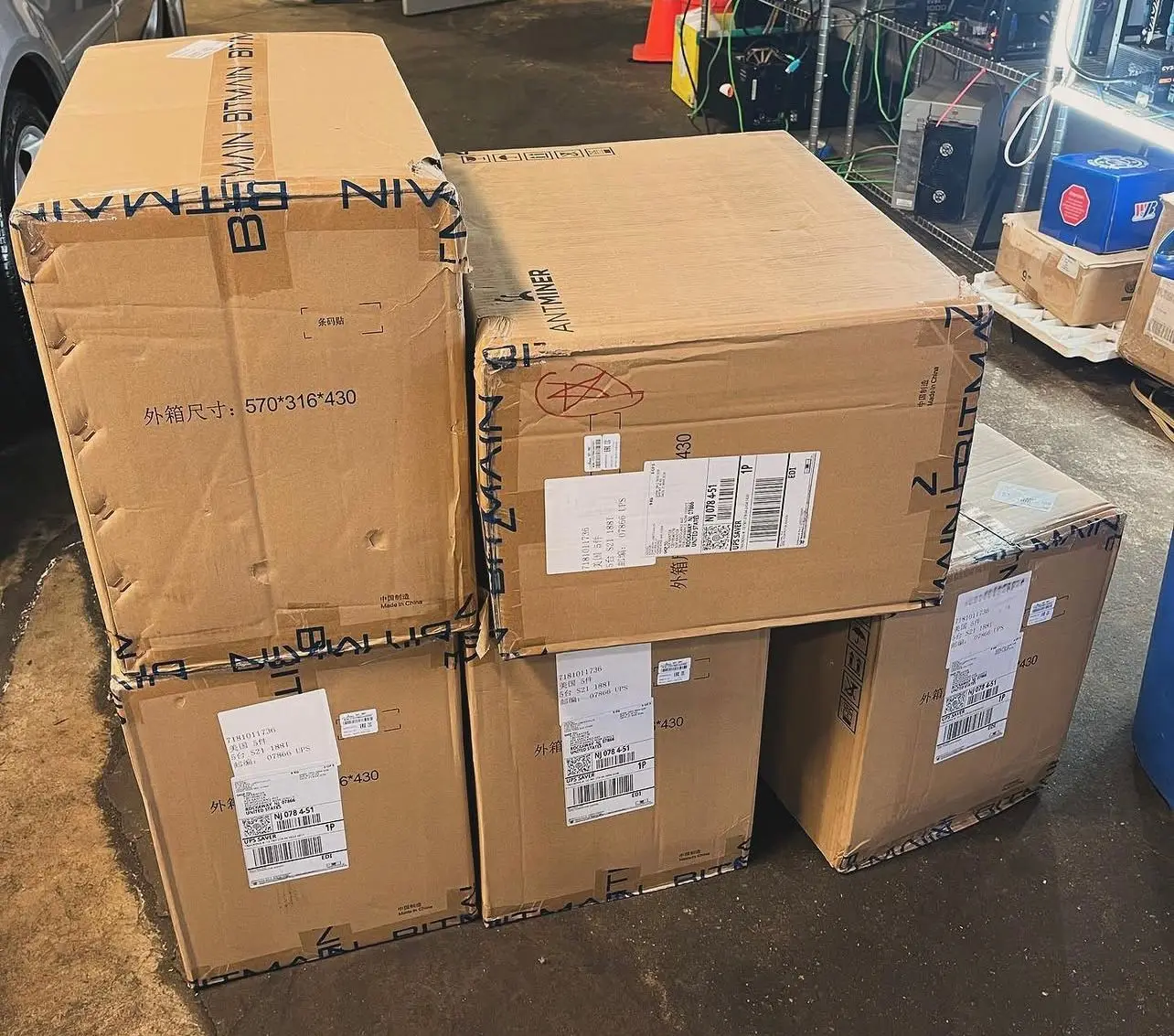 

Buy 3 get 2 free Well-stocked Bitmain Antminer Z15 Pro 860KSol/s Equihash Algorithm Cryptocurrency Mining ASIC Miner for Zcash Z