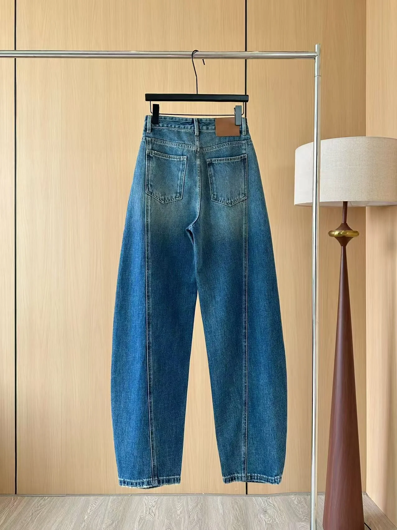 

2025 New Fashion Women's Pants Clothing Jeans Letter Embroidery Gradient Color Washing Process Blue Wide Leg Sickle Jeans