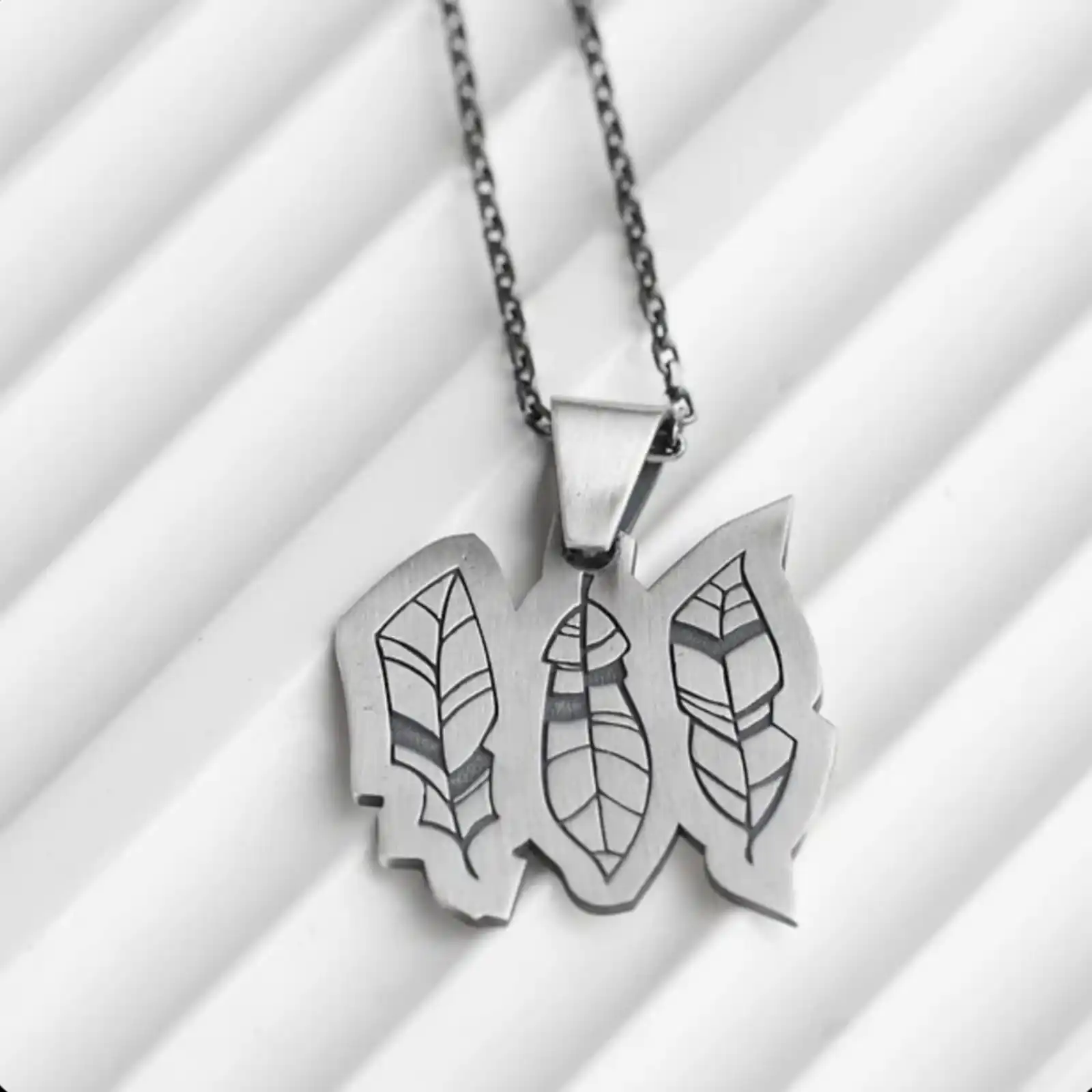 Autumn Breeze 925 Sterling Silver 3 Leaf Necklace - Elegant Leaf Motif