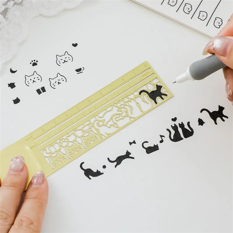 

1pc Kawaii Cat Ruler Hollow Metal Bookmark Ruler Multifunctional Ruler for Painting Drawing Diary Hand Account Tool Cute Gift