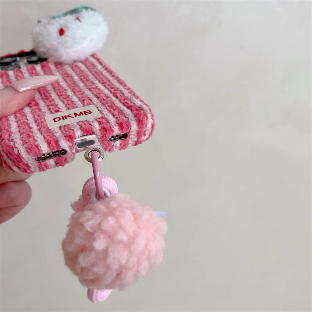 الكورية INS مخطط أفخم ثلاثية الأبعاد الفراولة جراب هاتف آيفون 17 برو 14 15 برو 16 برو ماكس Fundas مع حزام اليد فروي لطيف حالات