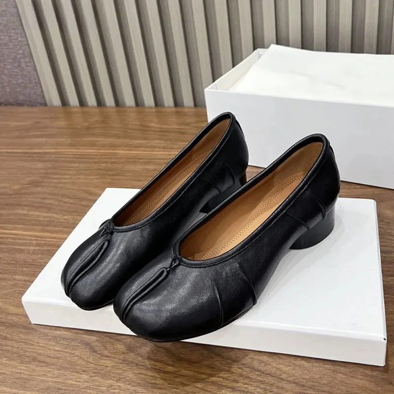 Lente Zomer Microfiber Leer Split Teen Vrouwen Pompen Mode Geplooide Designer Lage Hakken Tabi Zachte Zolen Loafers Casual Schoenen - afbeelding 2