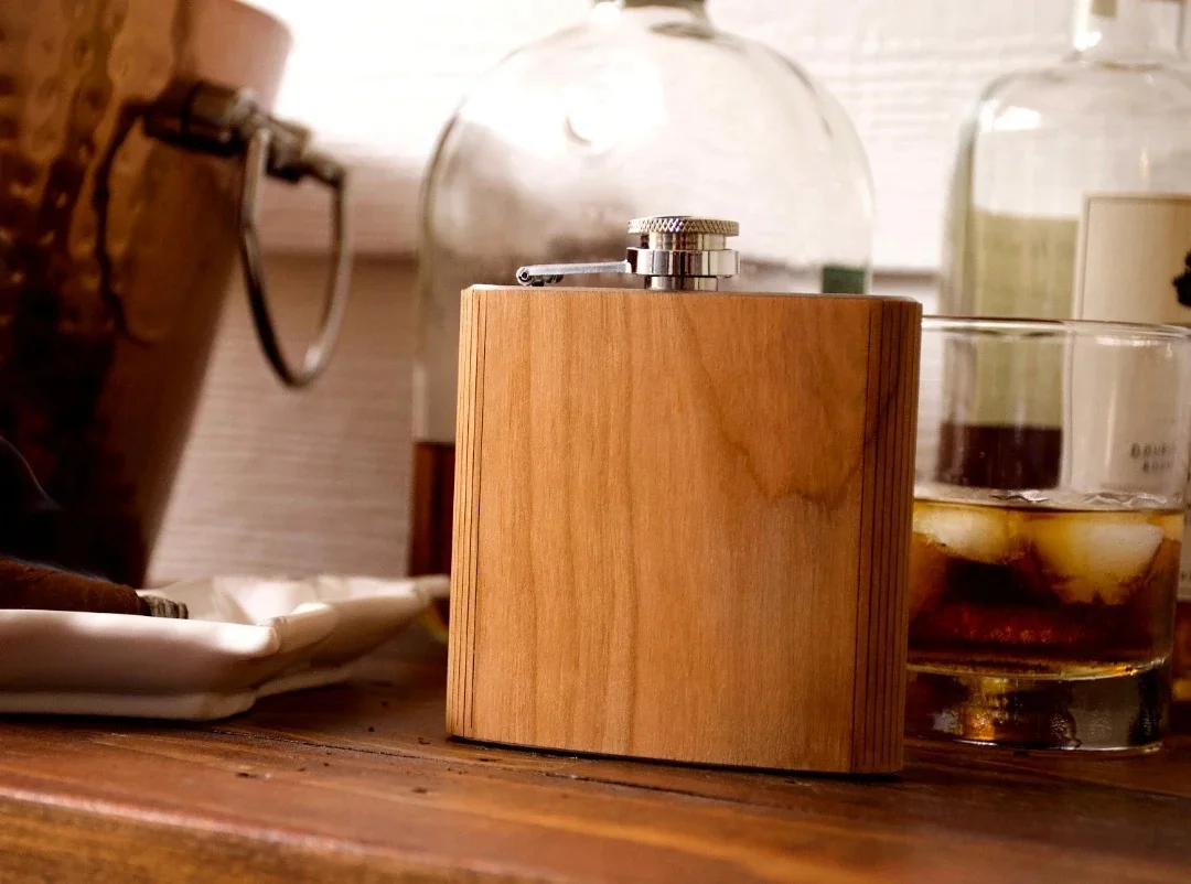 Flacon personnalisé 6oz 7oz flacon de hanche en cuir personnalisé gravé flacon en acier inoxydable meilleur homme cadeau de marié faveurs de mariage