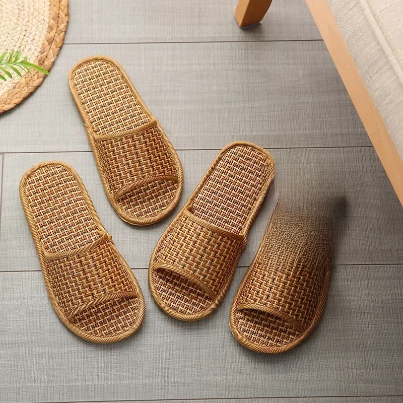 Frühling und Sommer Bambus gewebtes Rattan und Gras Liebhaber Strohmatte Hausschuhe Indoor Holzboden Home Leinen Hausschuhe