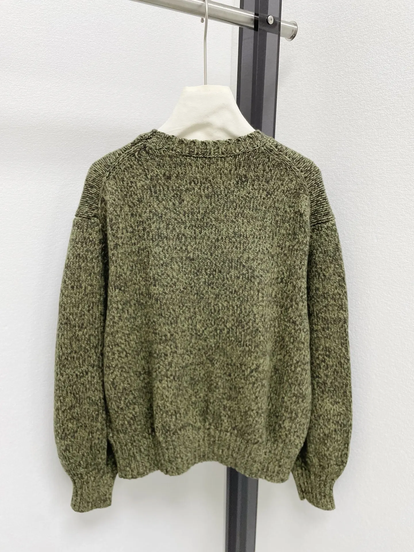 

25 autumn/winter new women's clothing temperament long sleeved plush pullover round neck solid color casual sweater