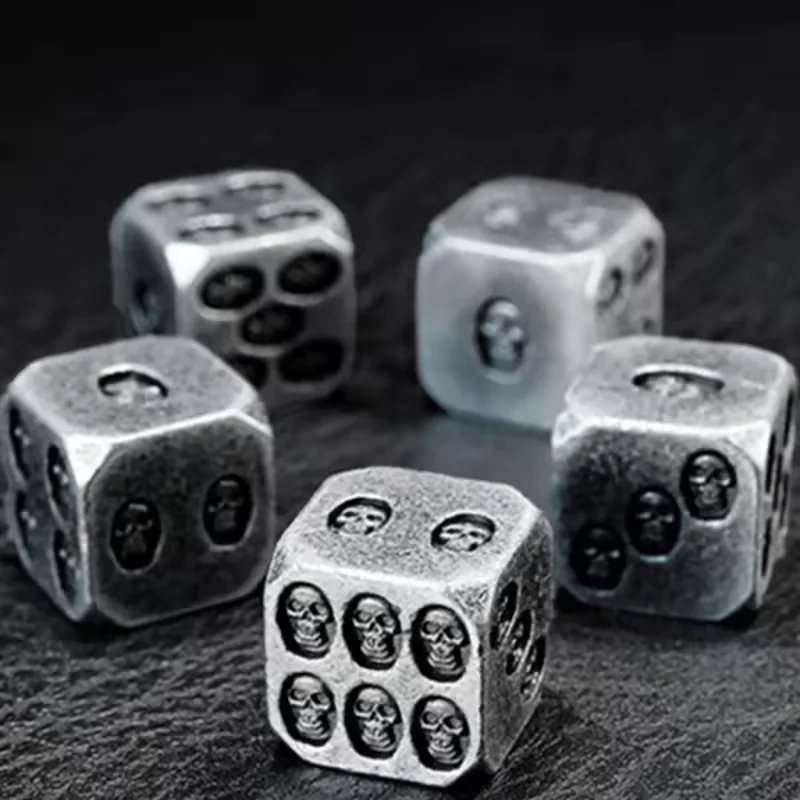 6PCS Skull Metal Dice D6 For Dungeons and Dragons RPG dice 16mm D6 DND Metal Dice set Metal Dices Role Playing Skeleton Dice