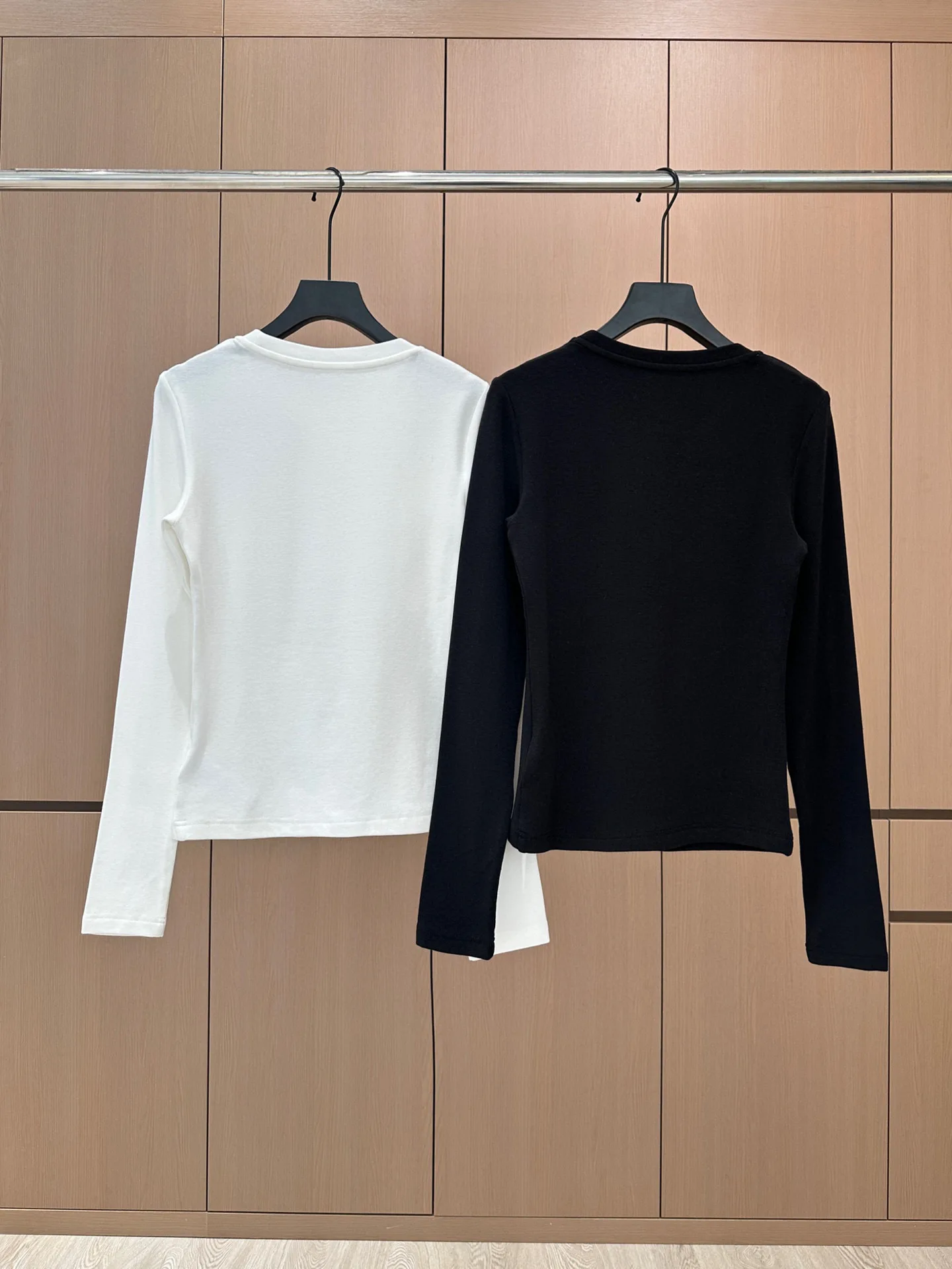 

2025 Winter New Style Women's Fashion Round-neck Long-sleeved Top