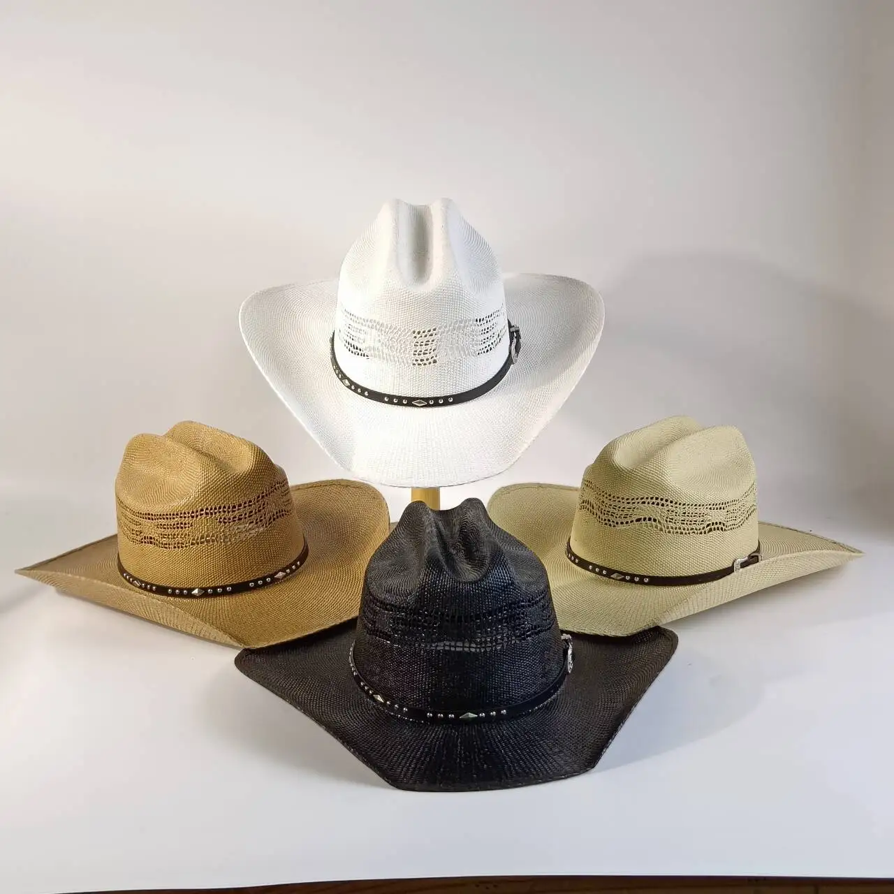 

White Straw Western Cowboy Hat with Studded Leather Band, Wide Brim Sun Hat for Men Women, Vintage Cowgirl Hat for Summer Beach