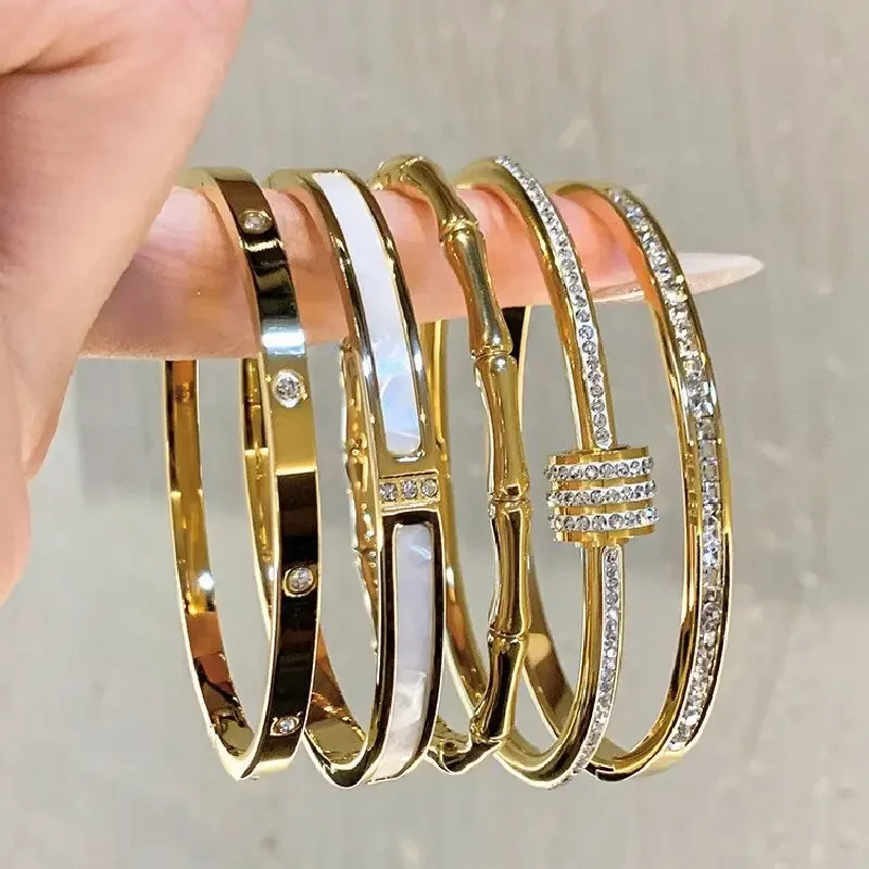 Aço inoxidável titânio incrustado zircão banhado a ouro pulseira, estilo clássico e simples,