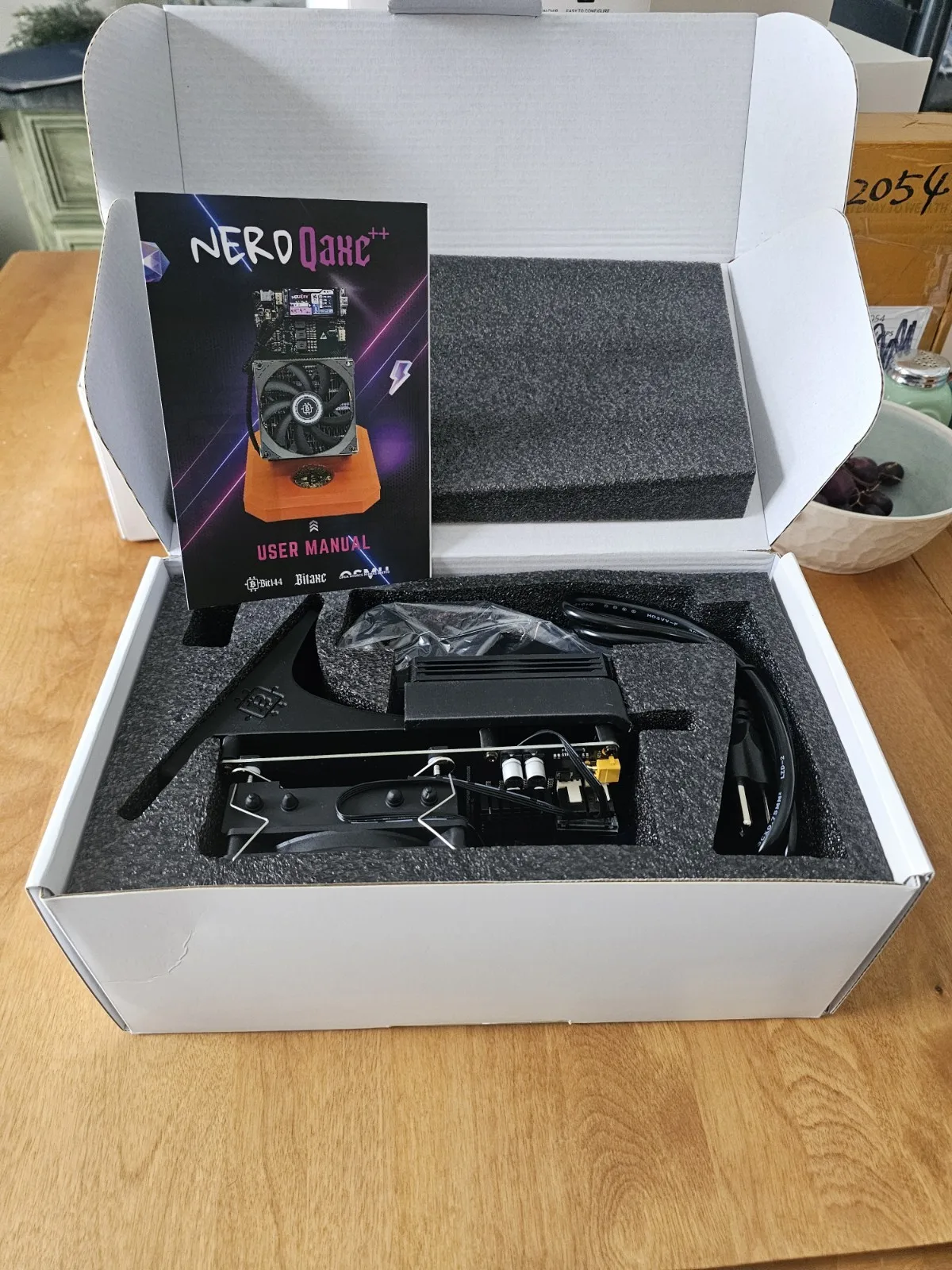 

JD NerdQAxe++ 4.8T with PSU & Stand 75W 2.4g WiFi BM1370 chips Bitcoin Miner BTC