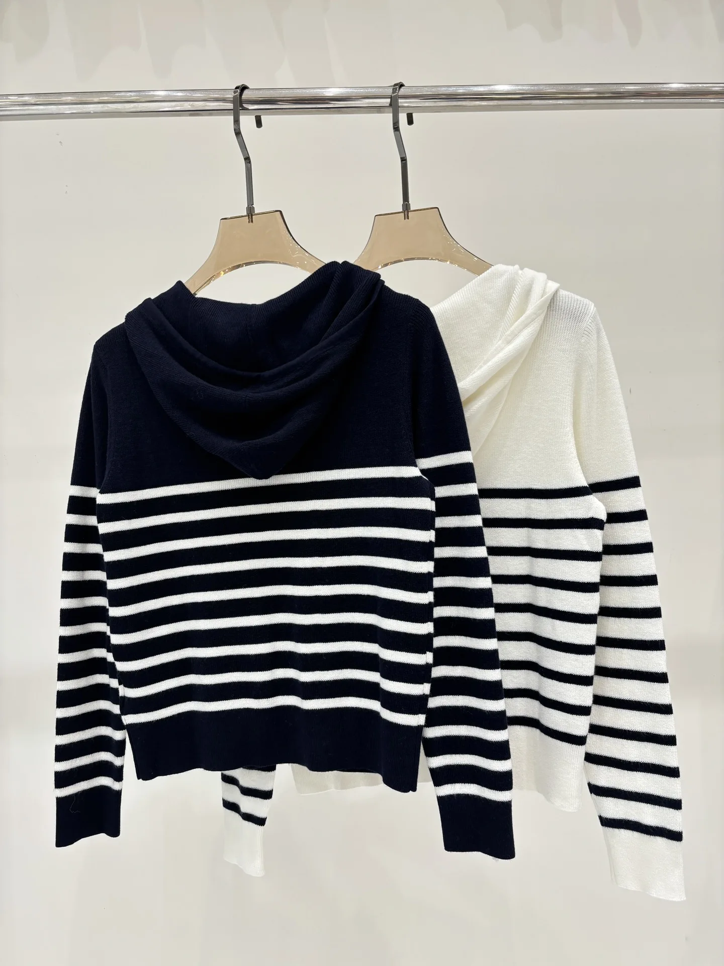 

25 Autumn/Winter New Women's High Quality Versatile Hoodie Head Knitted Long Sleeve Striped Zipper Sweater Coat