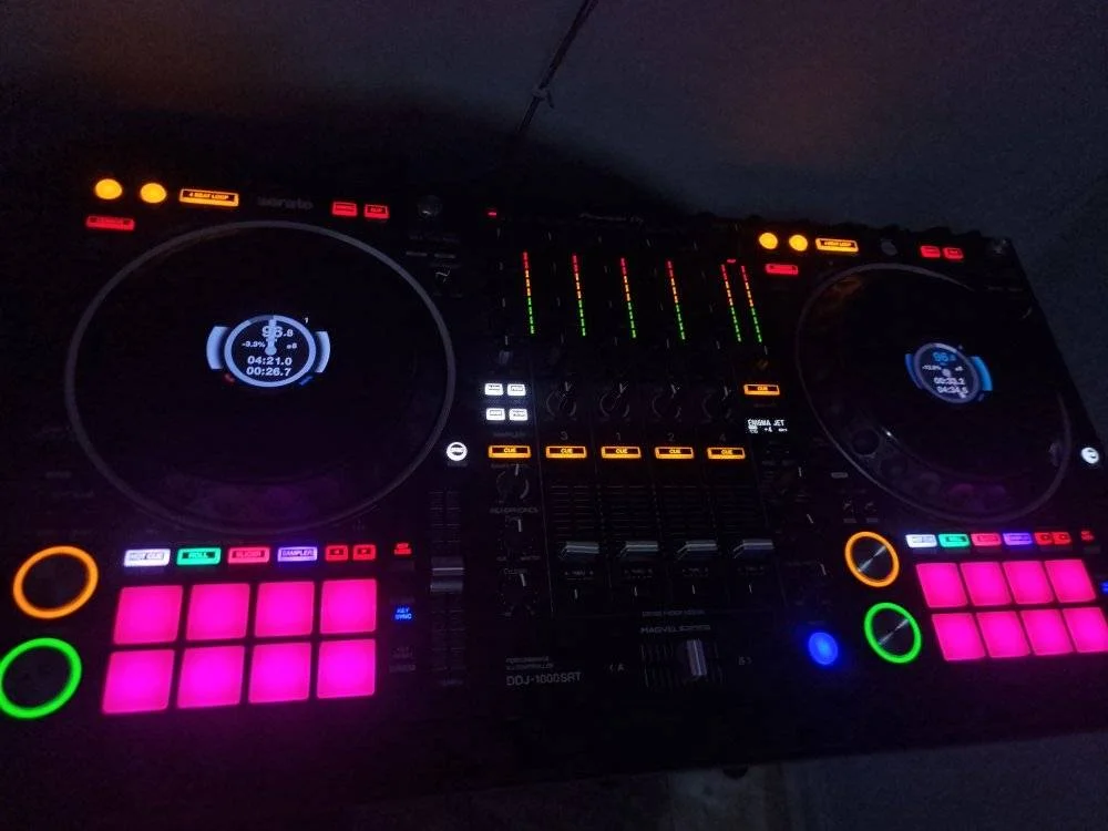 مبيعات التسويق الجديدة على وحدة التحكم في القناة Pioneer DDJ-1000SRT #1