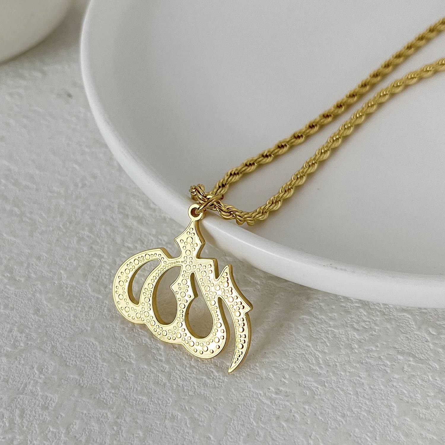 Personalized Corroded Arabic Allah Necklace Gold Stainless Steel Pendant Necklace Best Gift For Mom Birthday Gift For Girl Women