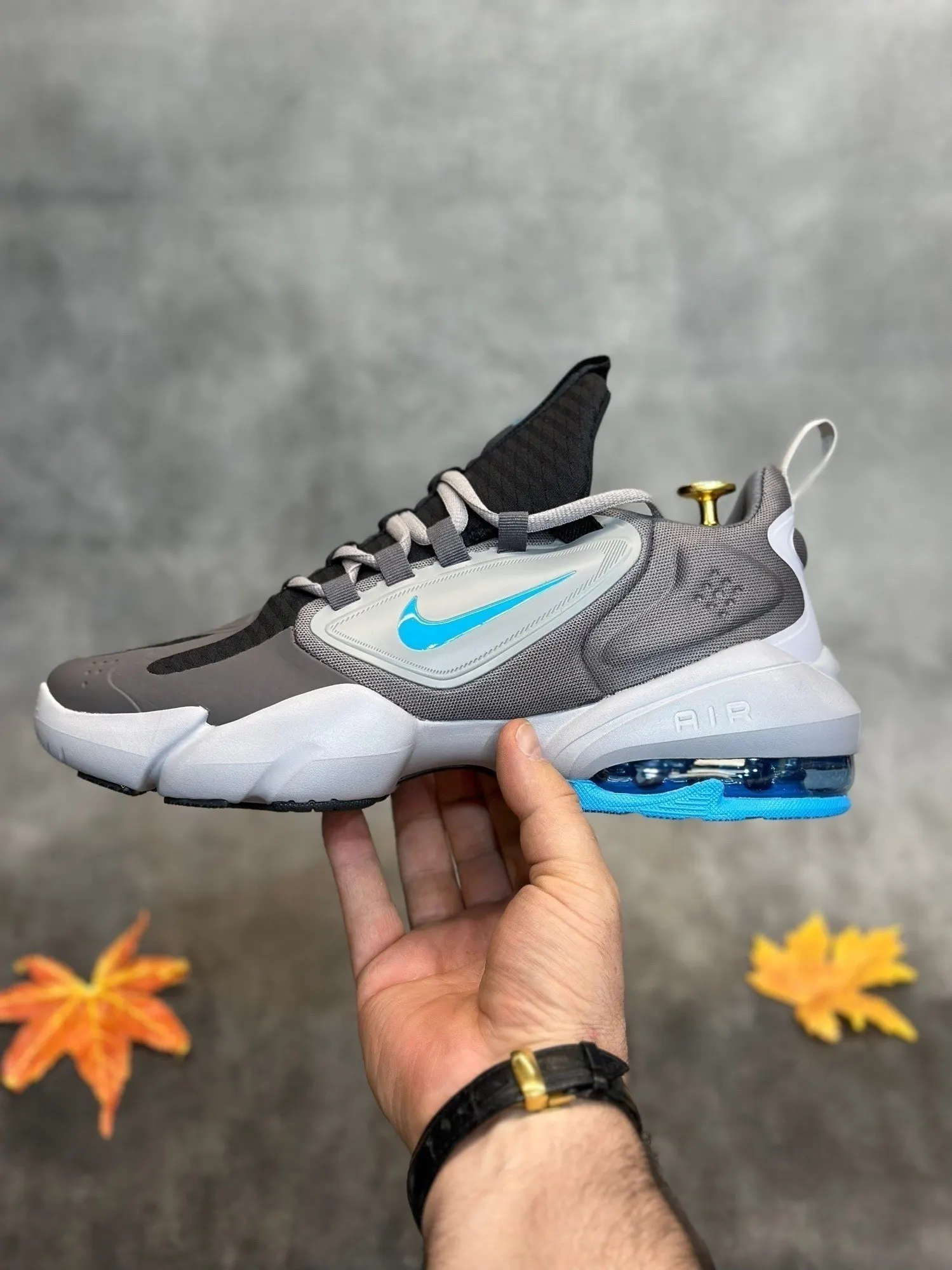 Men's Nike Air Max Alpha Savage Crossings Men's Cedes are male