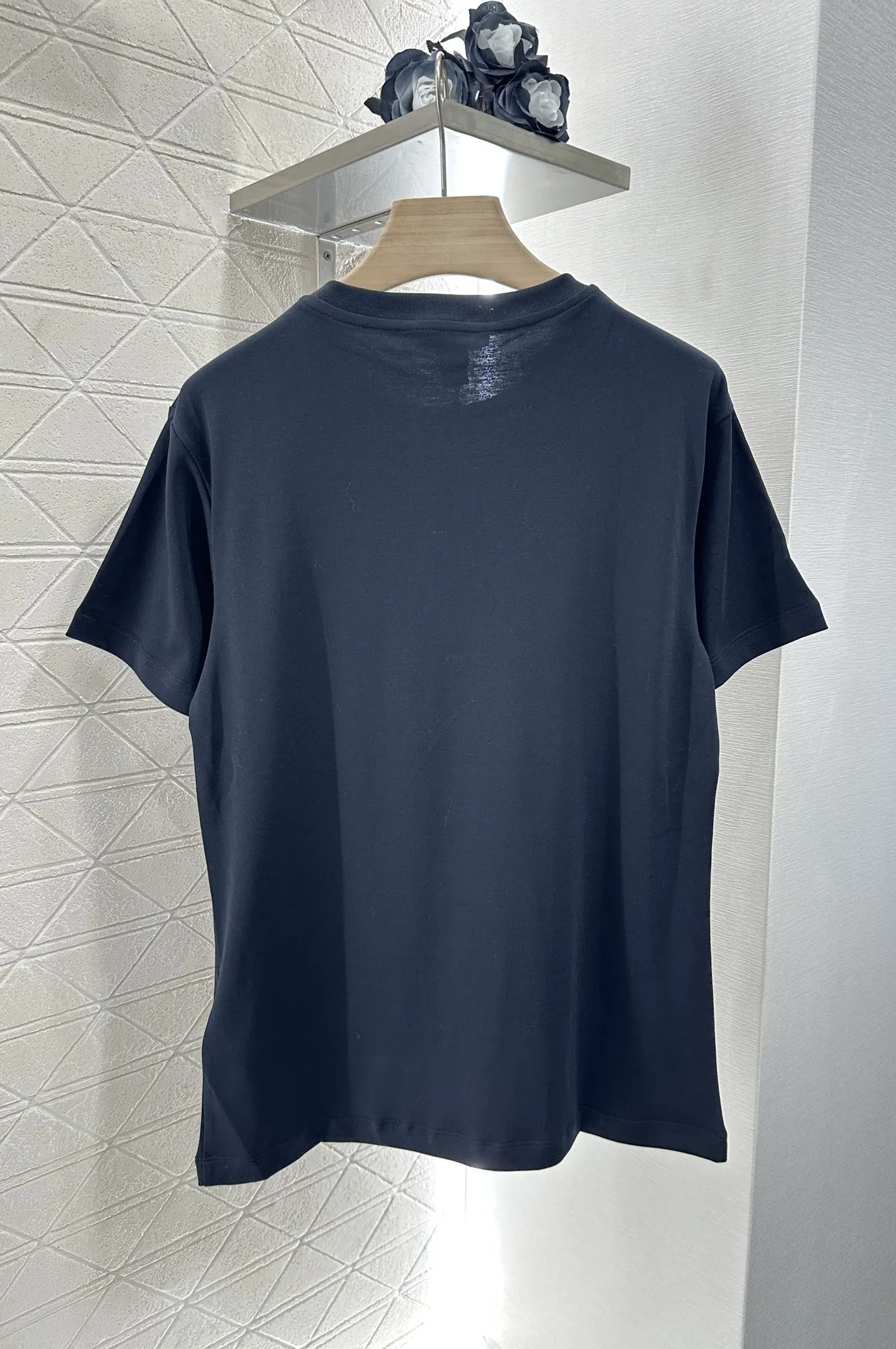 

Spring and Summer New Metal Logo Black Pocket T-shirt