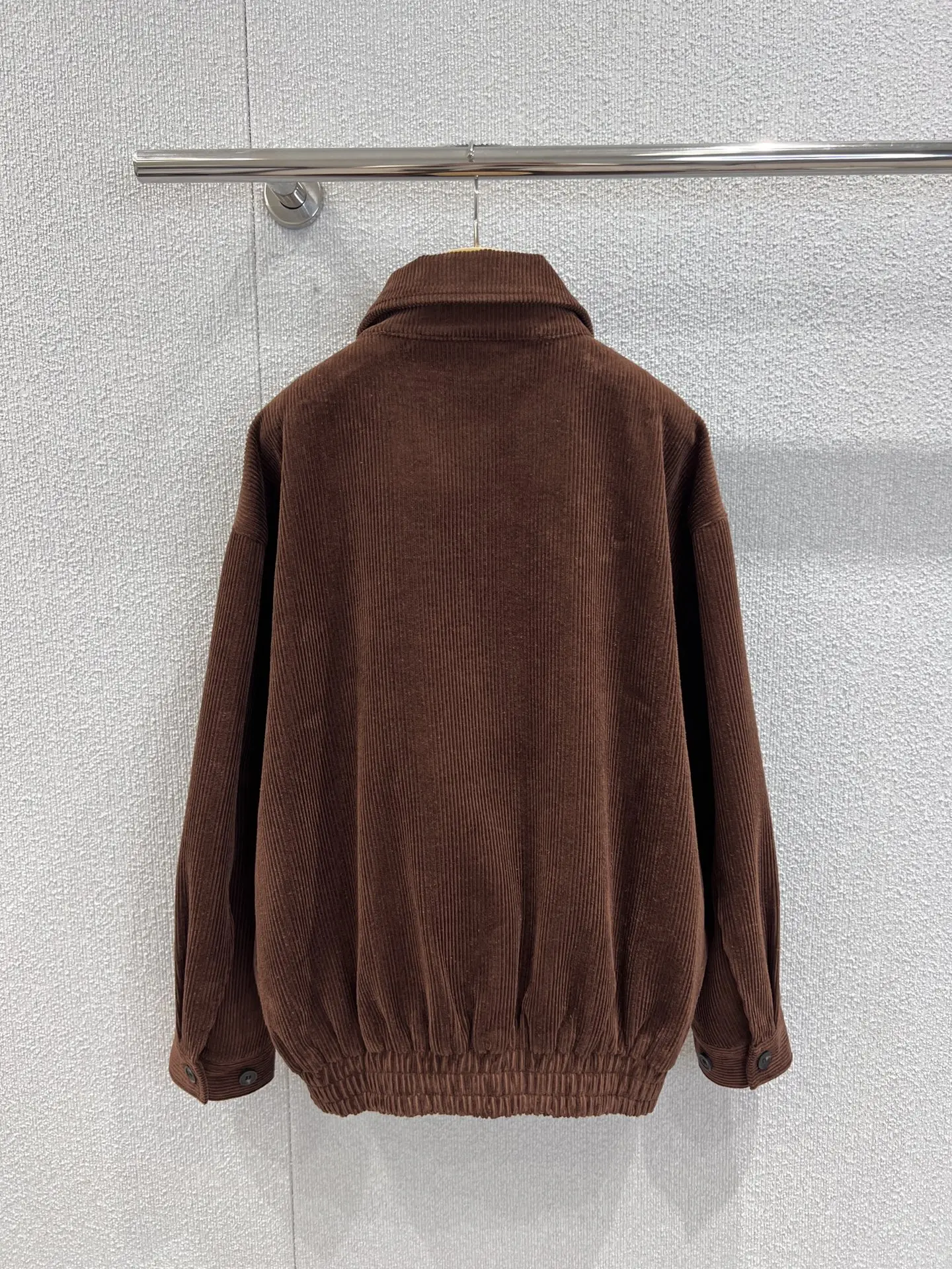 

Осень-зима 2025 года, винтажная новая высококачественная ретро карамельно-коричневая вельветовая куртка на молнии ZXM010