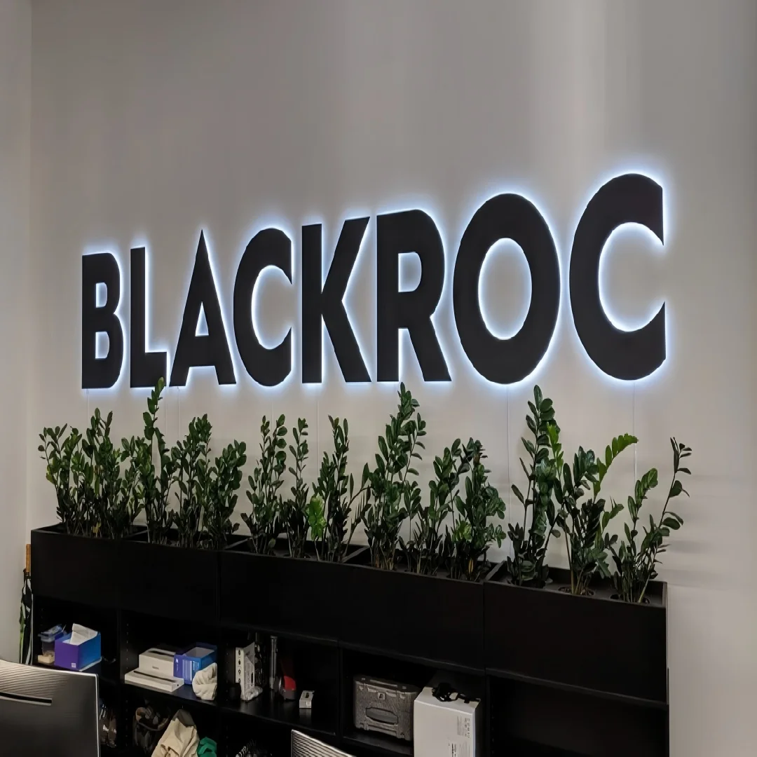 

Outdoor Gold 3D Letters Illuminated Metal Backlit Signs Custom LED Lighting Company Business Signage for Indoor/Outdoor Use Sign