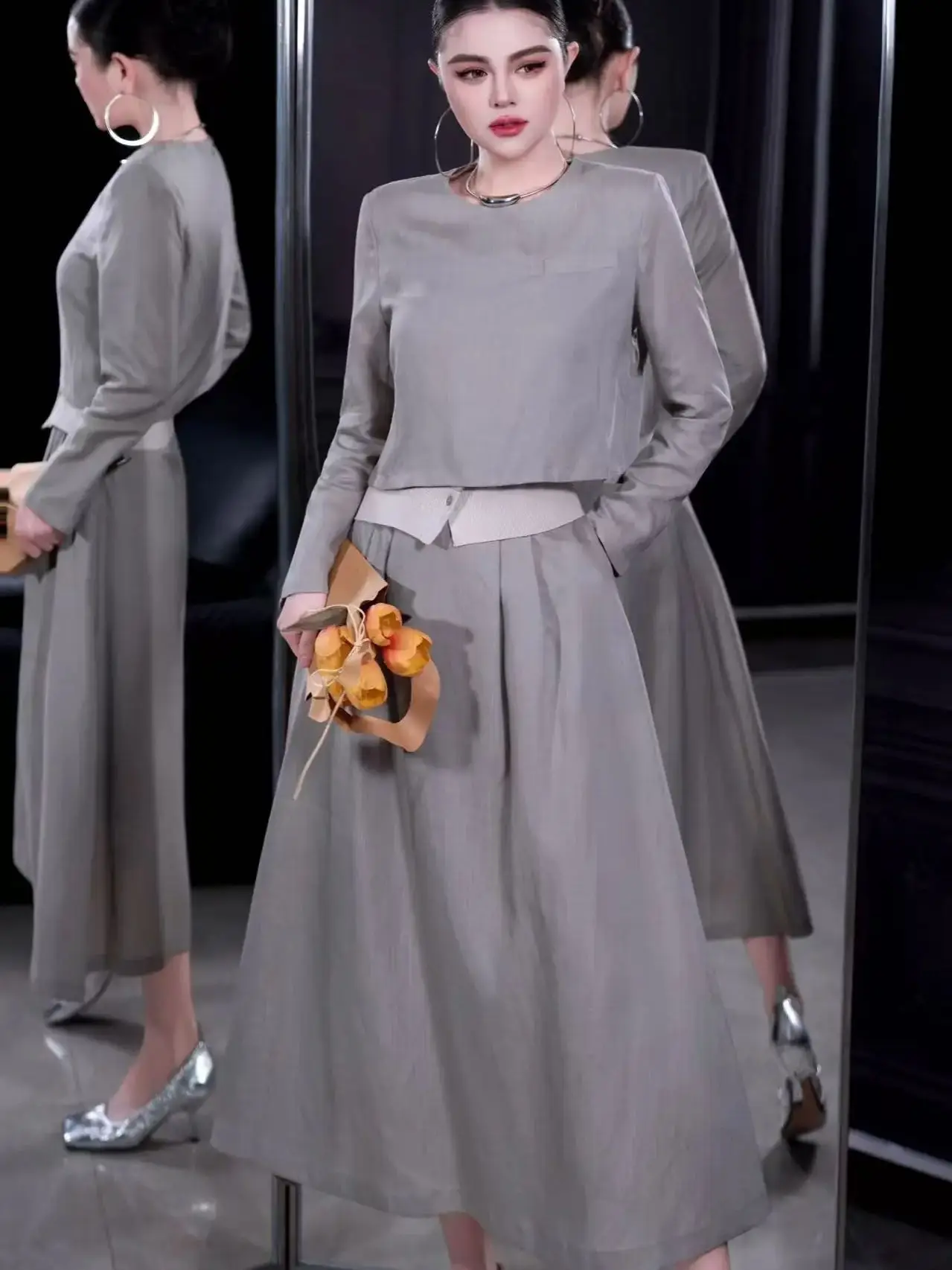 Completo due pezzi da donna in misto lino-lyocell a vestibilità ampia