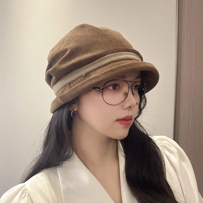 1 Top of Corduroy Material, Loose Pile Hat with Color Matching Metal Decoration, Fashionable Retro Women's Fisherman Hat