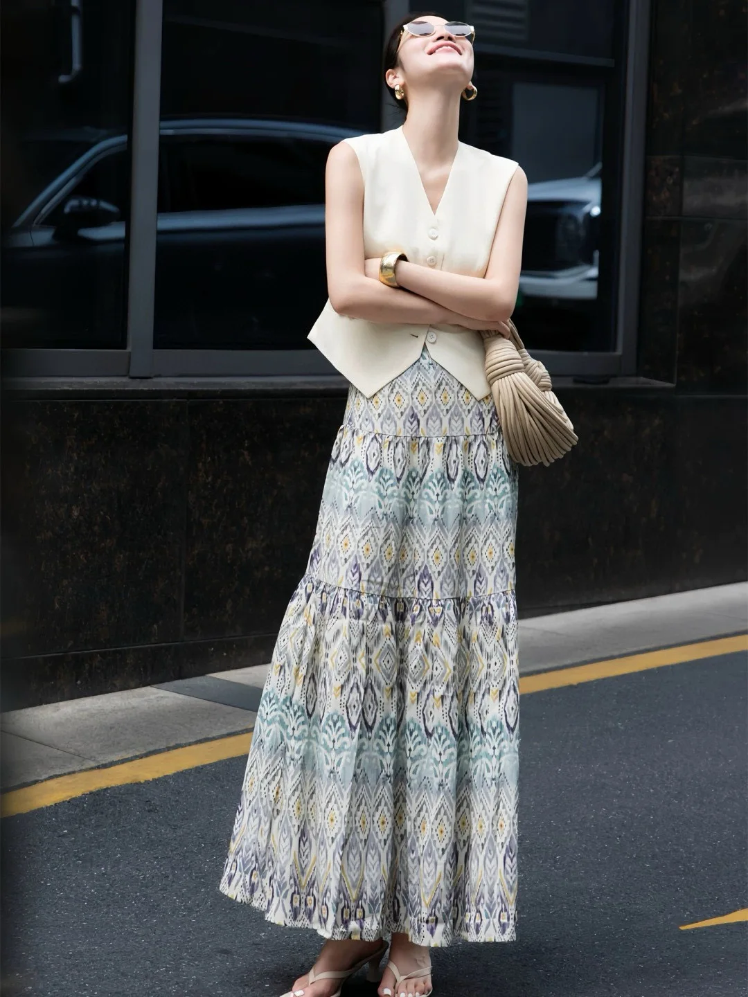 

Fashionable boho-chic luxurious women's summer vest skirt set