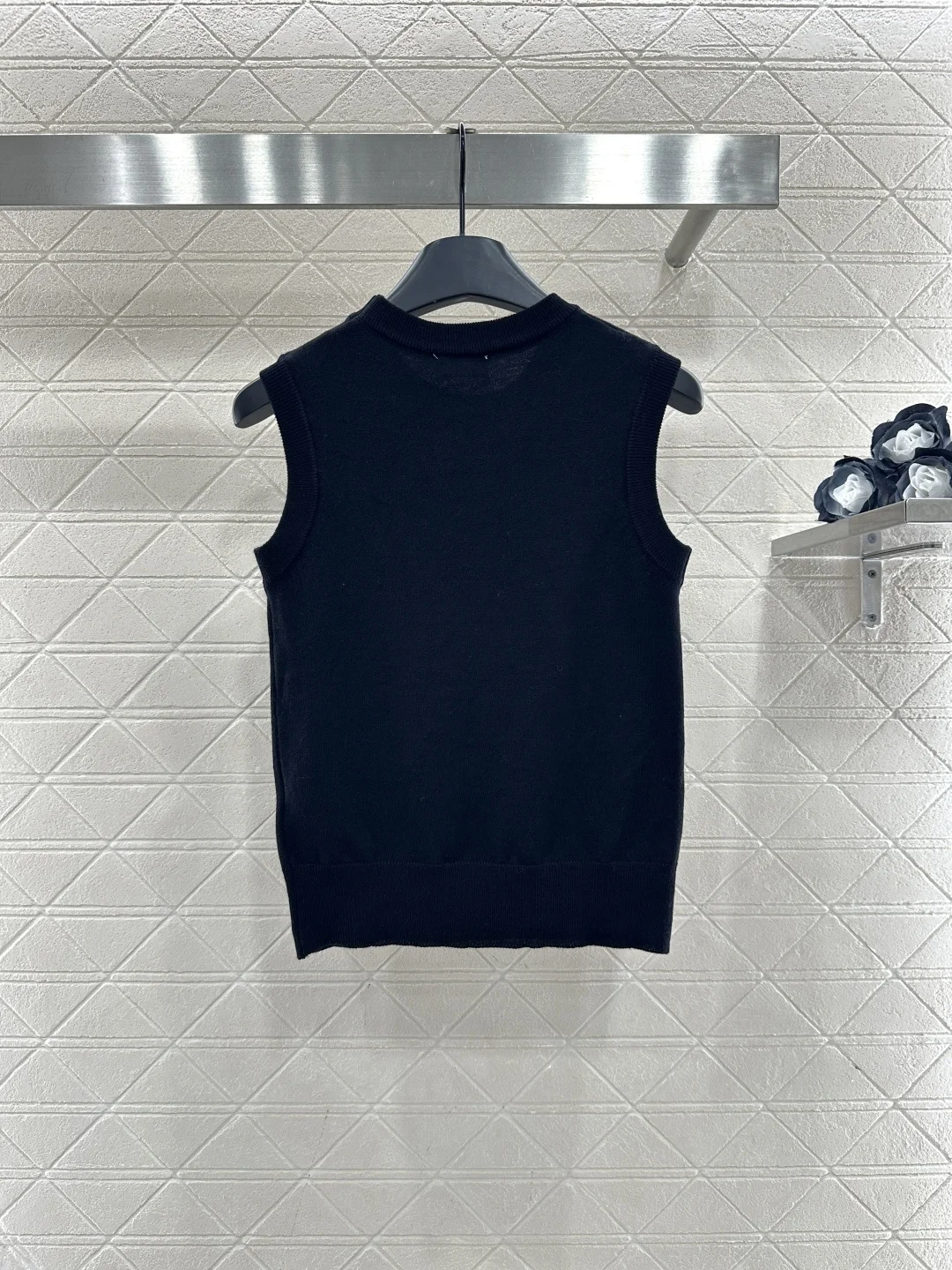 

Women's new product launched: Knitted round neck knitted vest, woven with wool yarn, comfortable pullover knitted vest