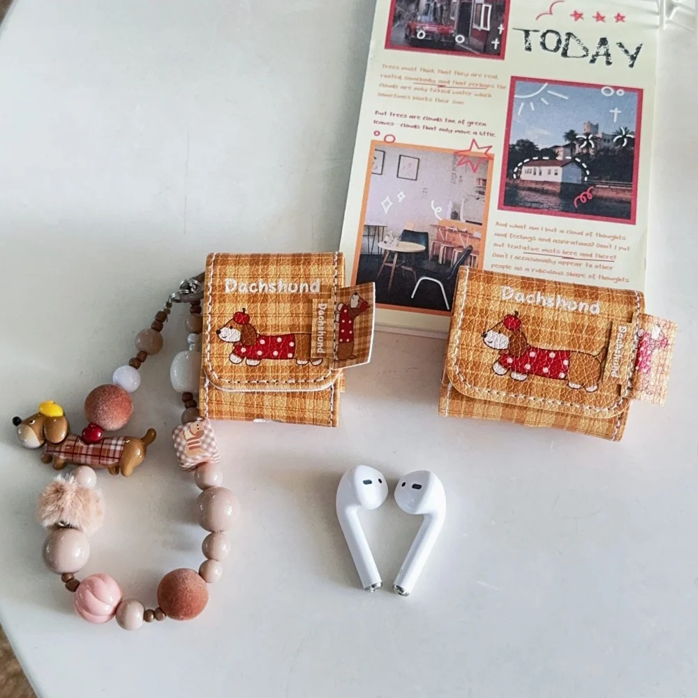 

Cute leather plaid puppy headphone protective case for AirPods 2 3 4 Pro 2 3 fashion cute shockproof protective case with chain
