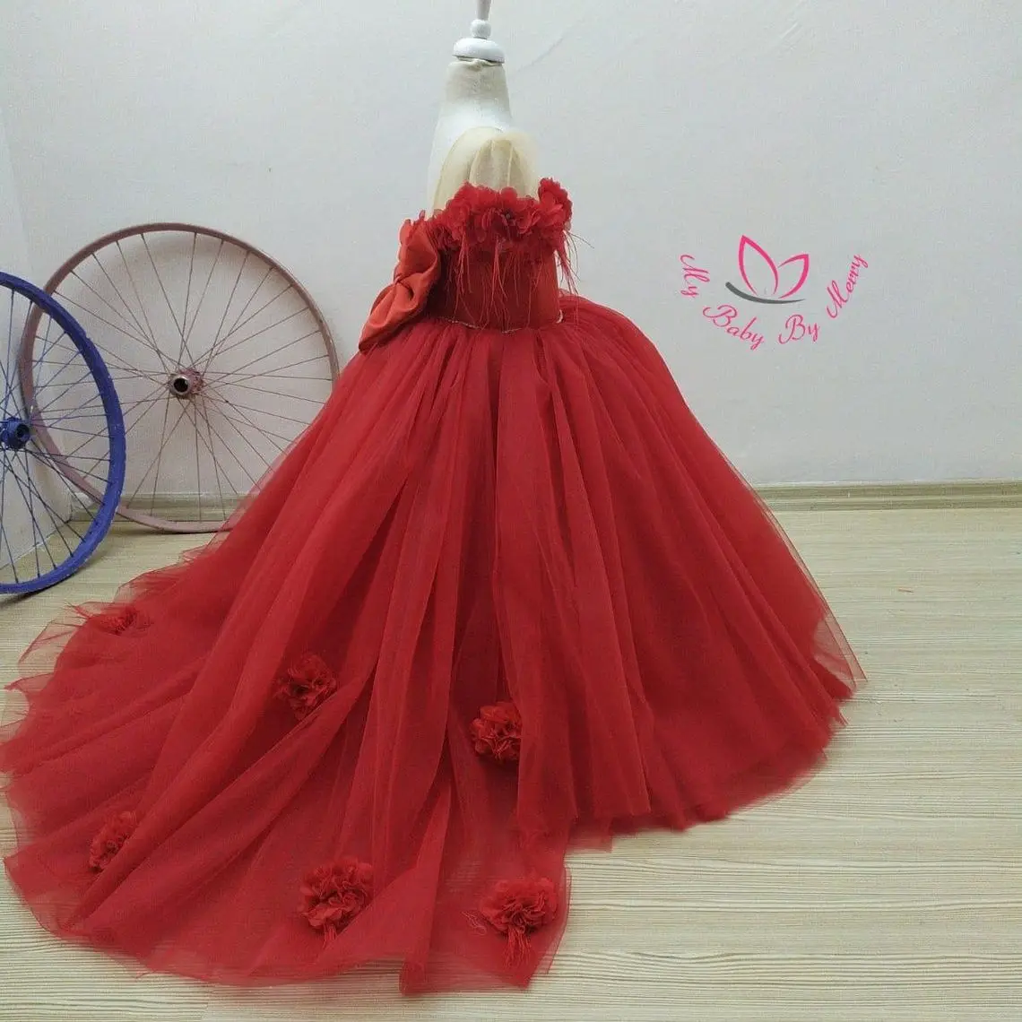 

Red Floral Feather Flower Girl Dresses Beaded Short Sleeve Gilrs Pageant Dress Little Kids First Communion Dress