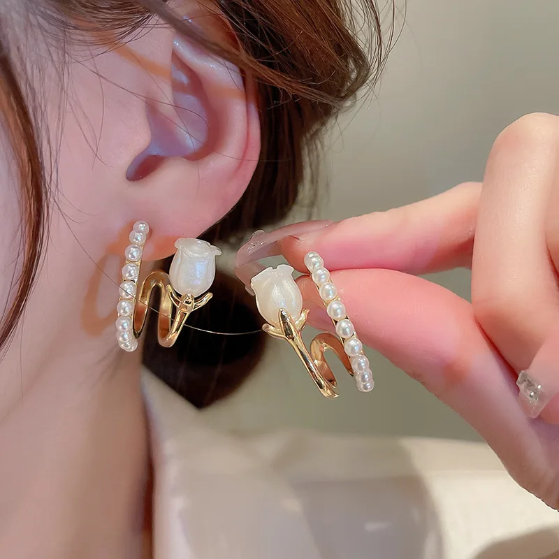 Französische Luxuriöse Rosa Tulpenblüten-Perlen-Ohrstecker für Damen, Koreanische Zirkon-Ohrringe, Exquisiter Schmuck für Party und Weihnachten – Detail 8