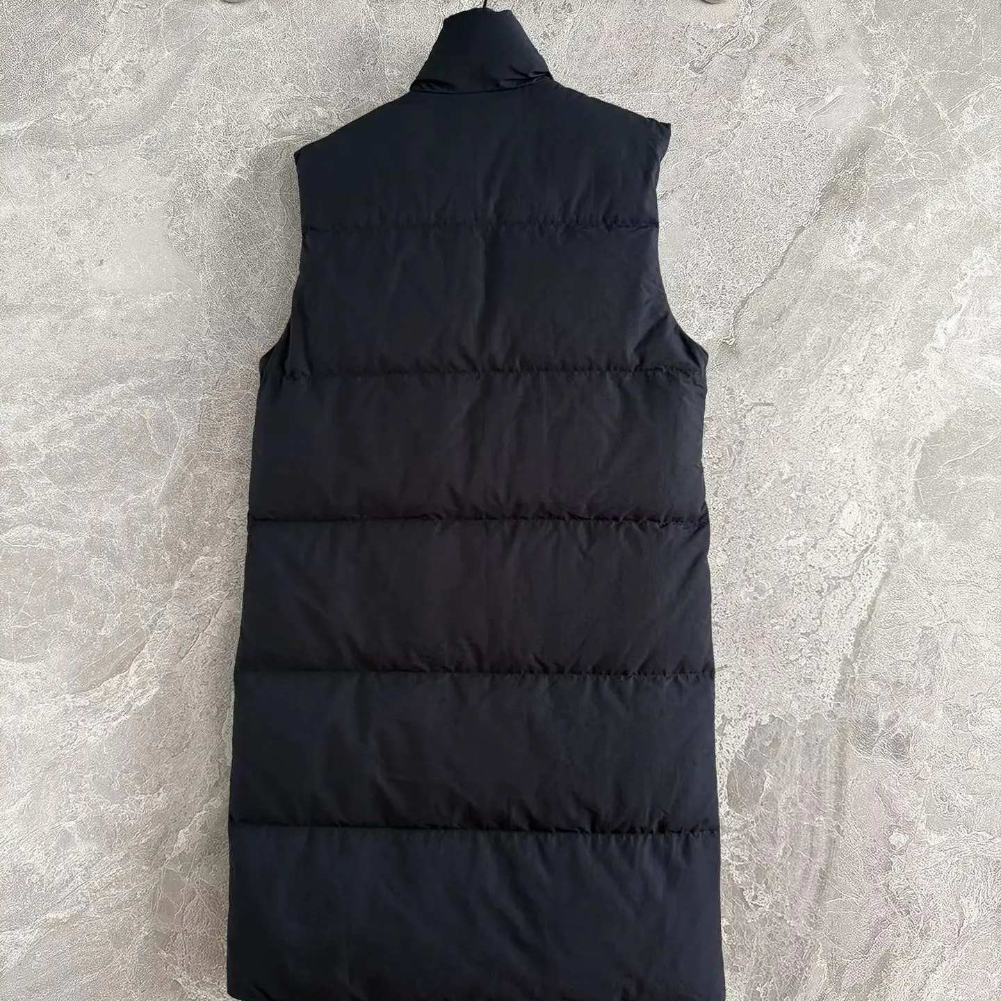 

2025 New Arrival Long Down Vest White Duck Down Recycled Nylon Fabric