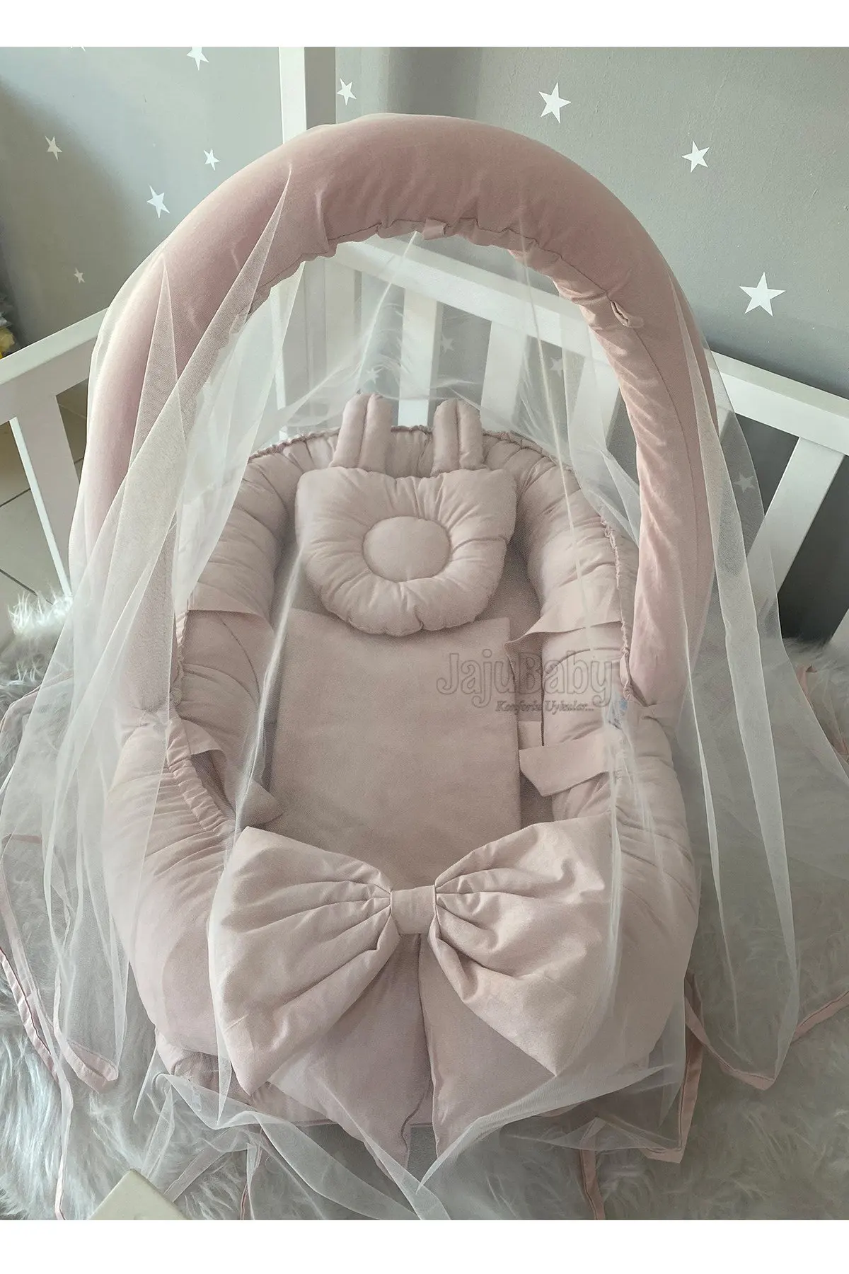 

Luxury Design Babynest with Handmade Powder Ear Mosquito Net and Toy Device