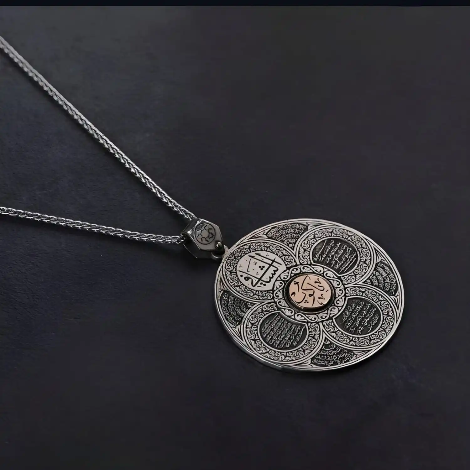 

Our Silver Medallion Model Felak, Nas, Kafirun, Inşirah, Ihlas Protection Prayer Medallion Model Men's Silver Medallion necklace