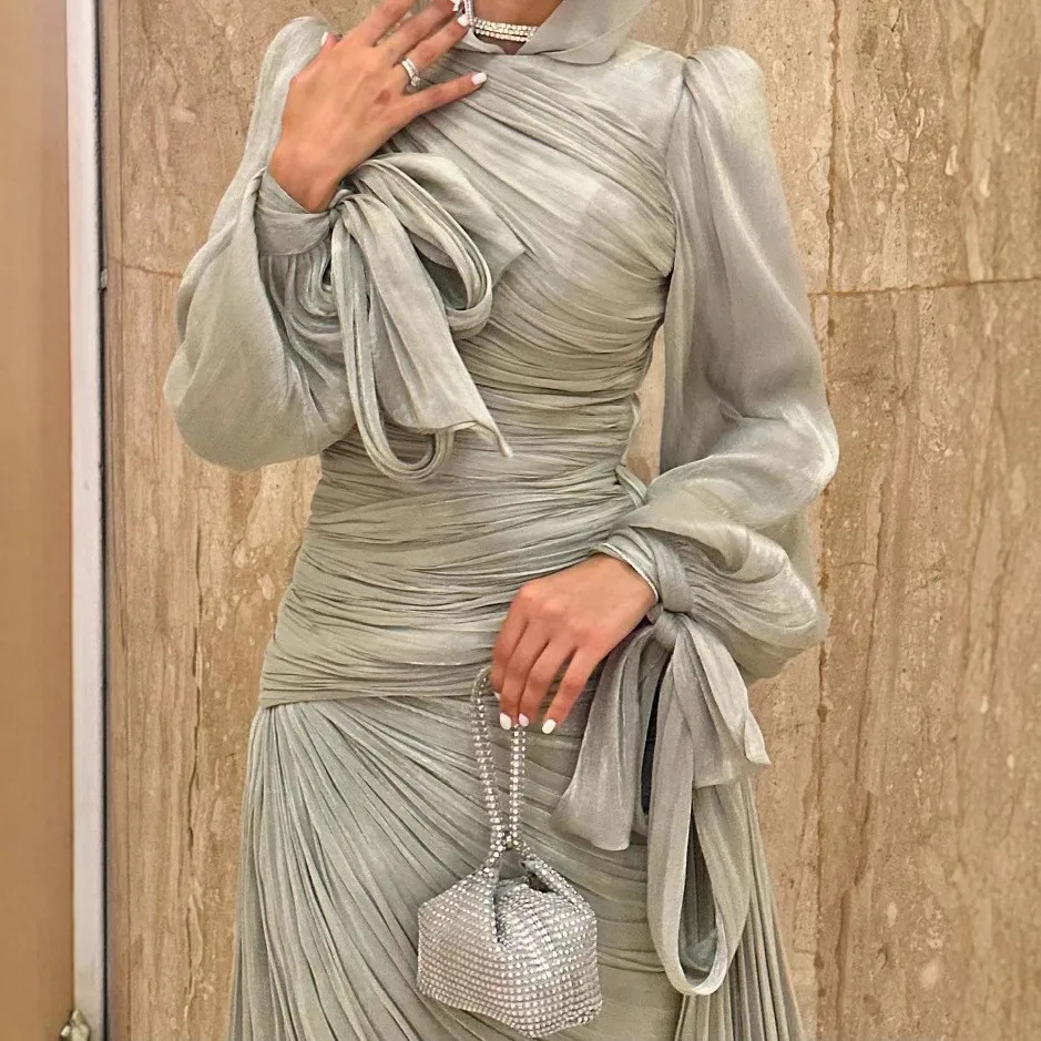 Single Loose Fit Dress with Long Sleeve Round Neck Elegant Pleated Detail Mid Waist Contrast Panel Ladylike Spring for Women